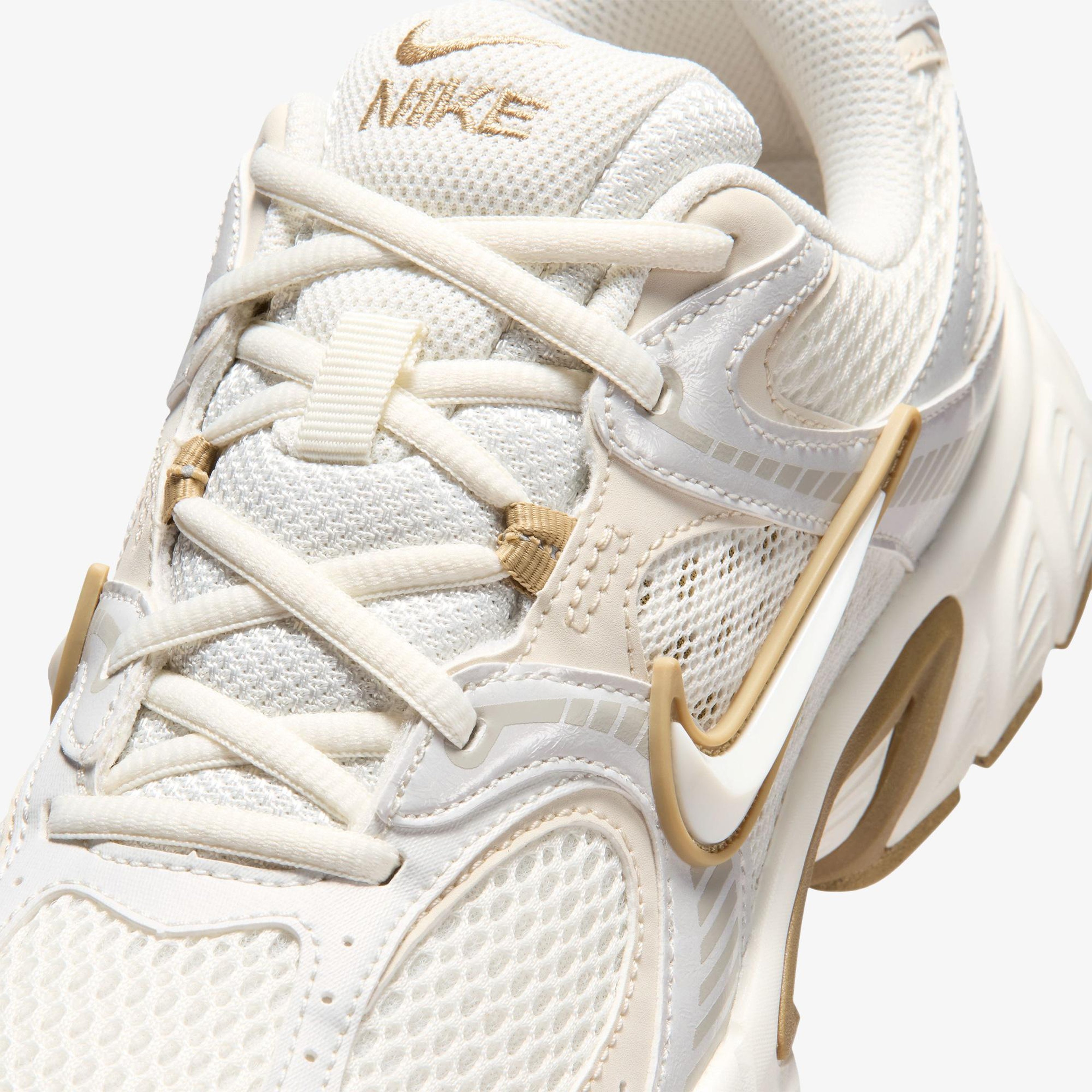 Nike V5 RNR Kadın Krem Rengi Spor Ayakkabı