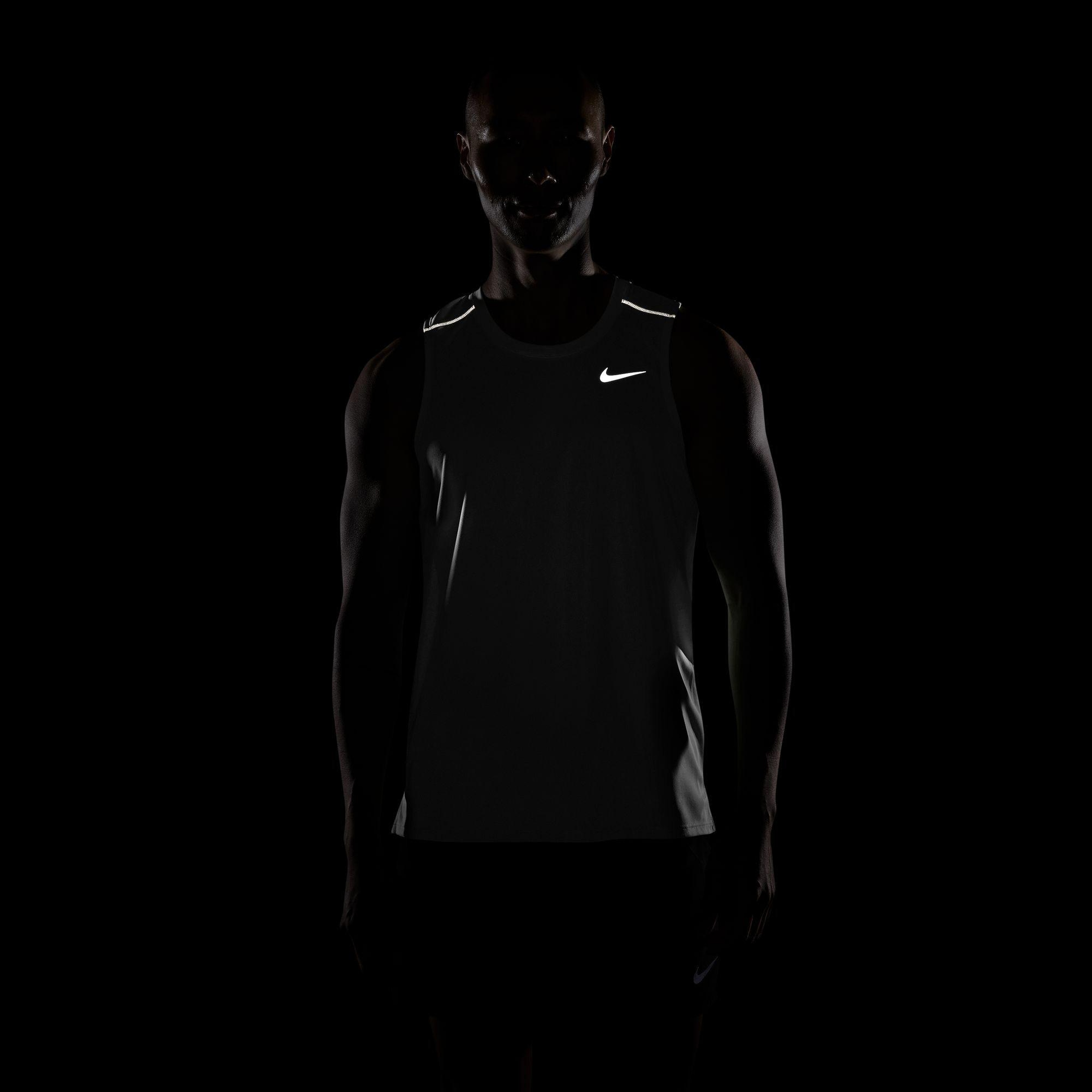 Nike Dri-Fit Miler Erkek Beyaz Kolsuz T-Shirt