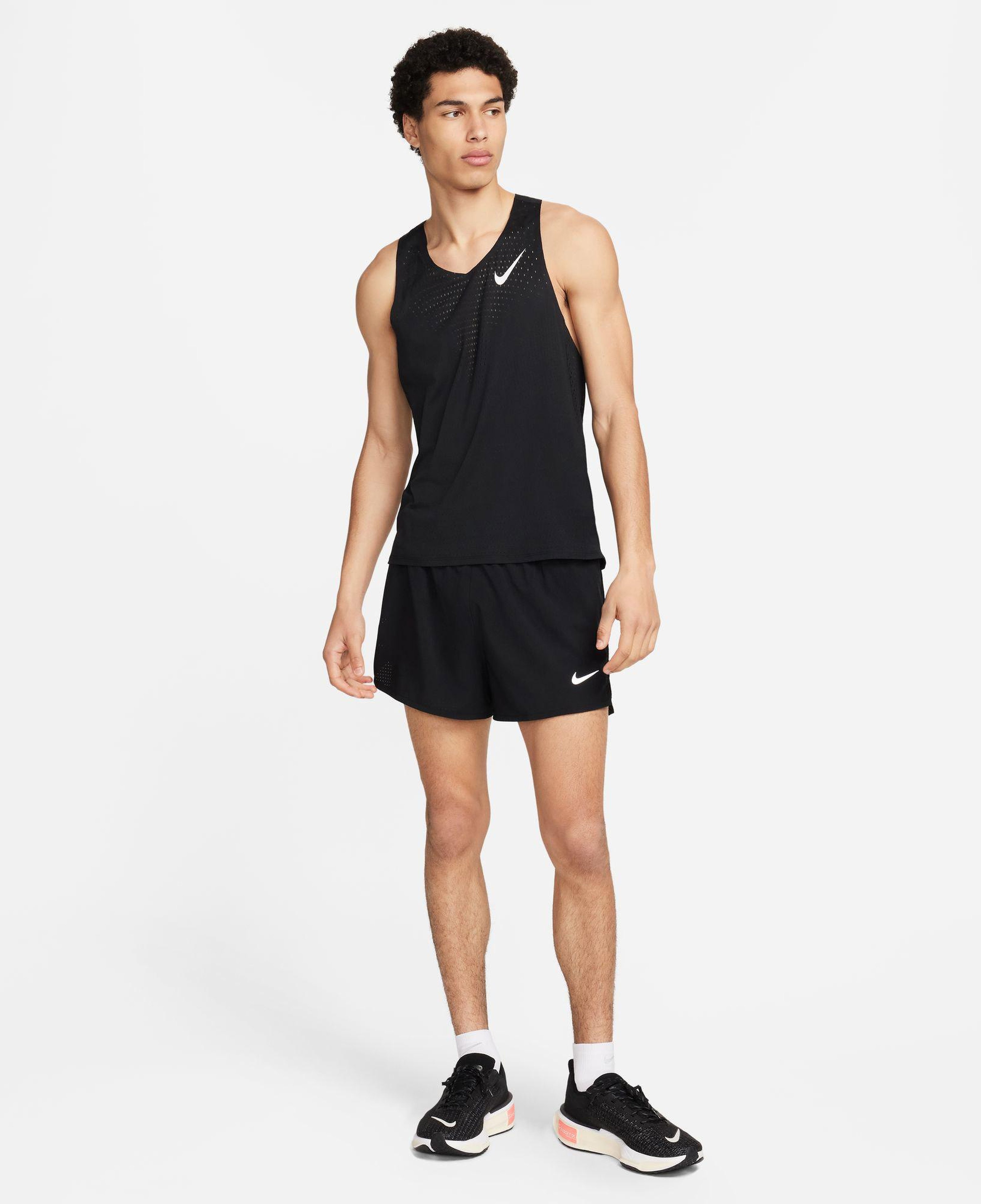 Nike Dri-Fit ADV AeroSwift Erkek Siyah Kolsuz T-Shirt