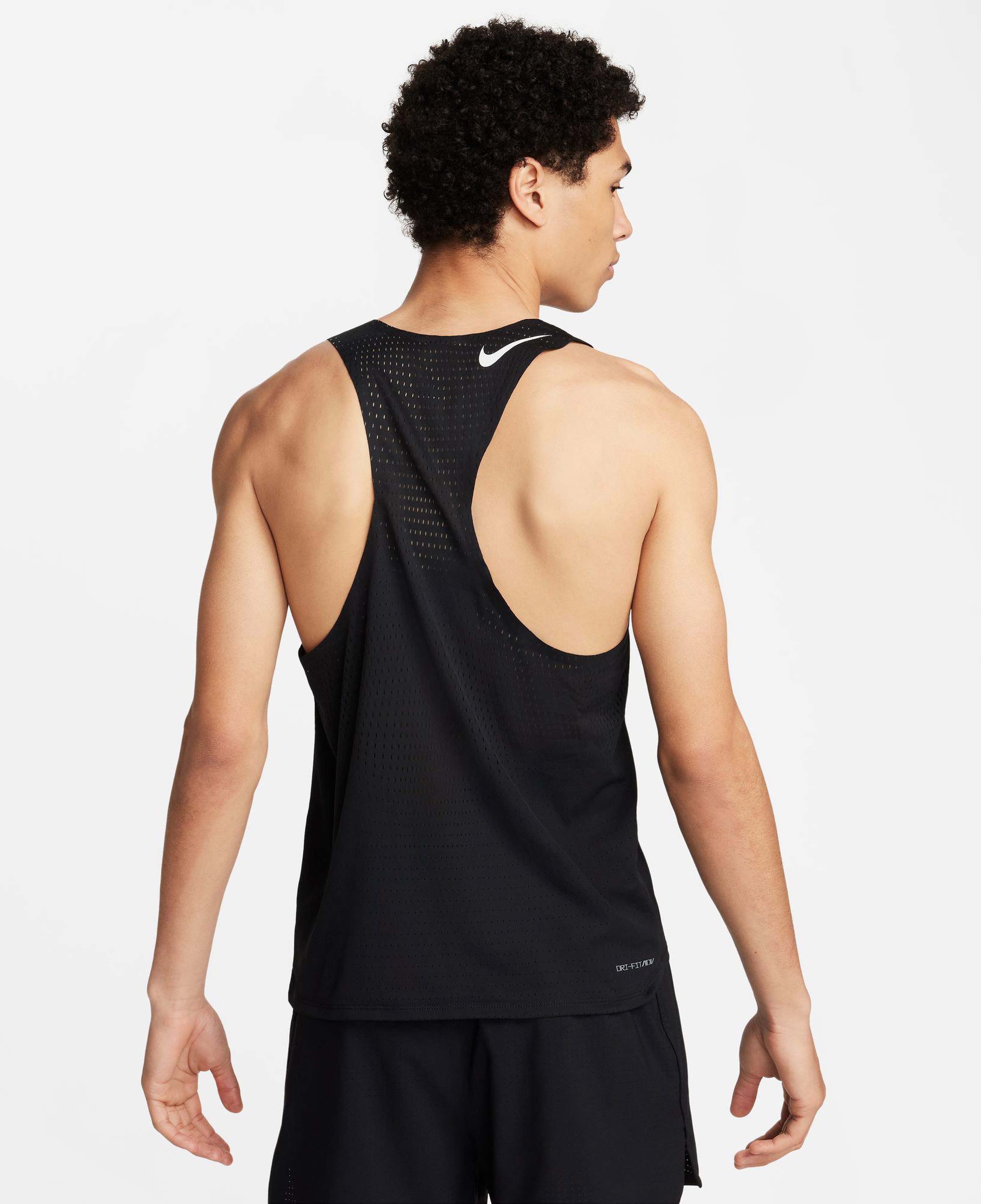 Nike Dri-Fit ADV AeroSwift Erkek Siyah Kolsuz T-Shirt