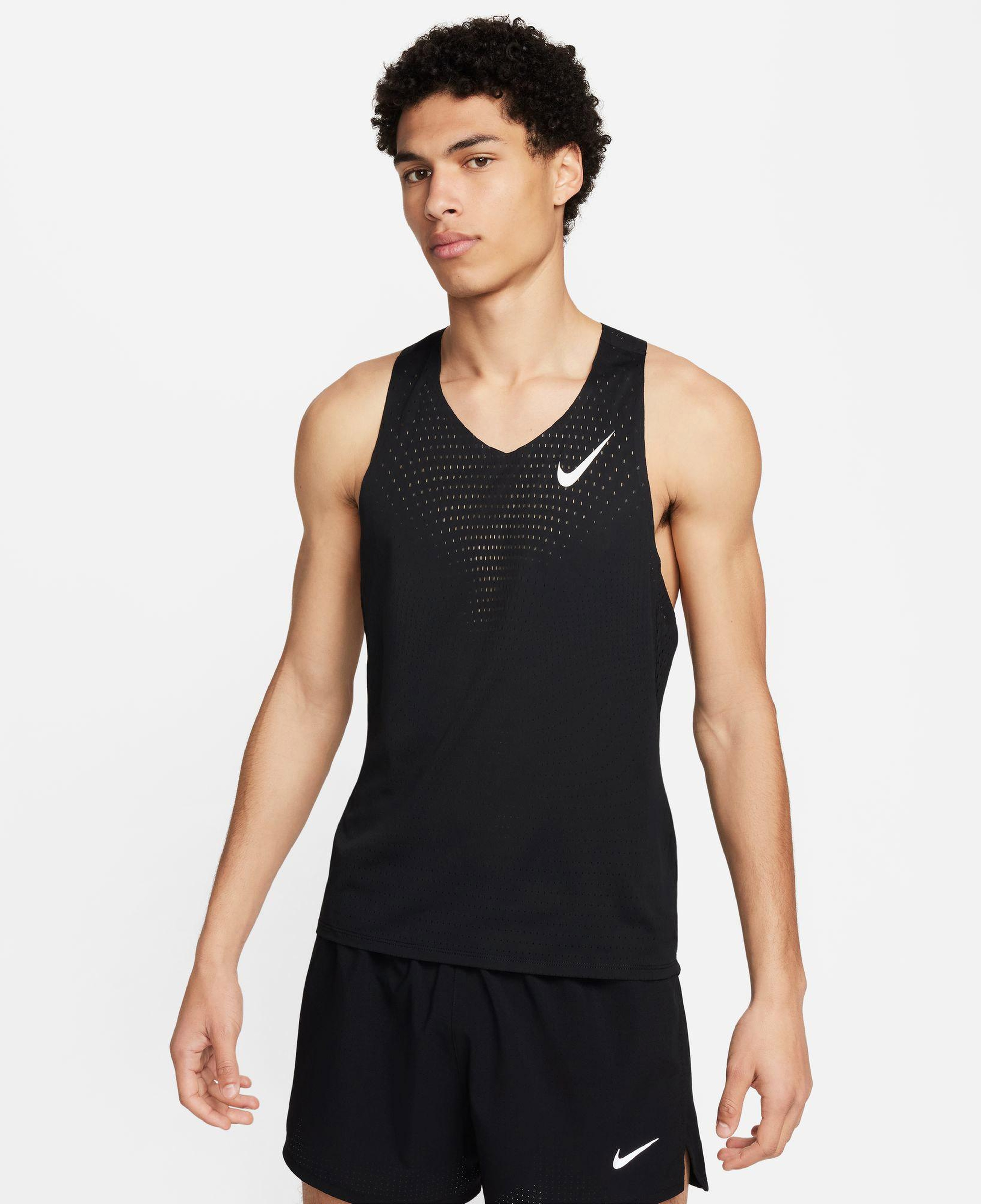 Nike Dri-Fit ADV AeroSwift Erkek Siyah Kolsuz T-Shirt
