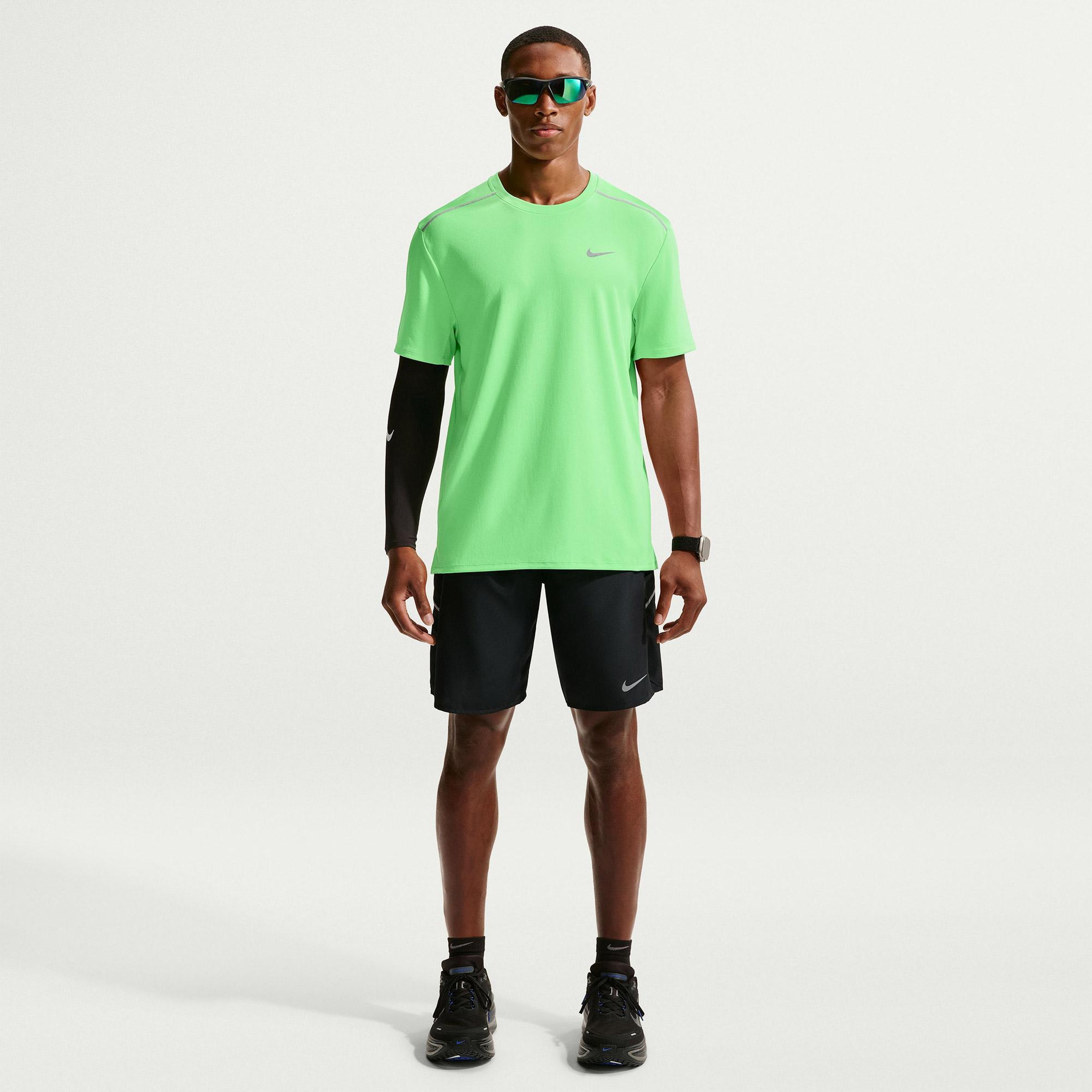 Nike Dri-Fit UV Miler Erkek Yeşil T-Shirt