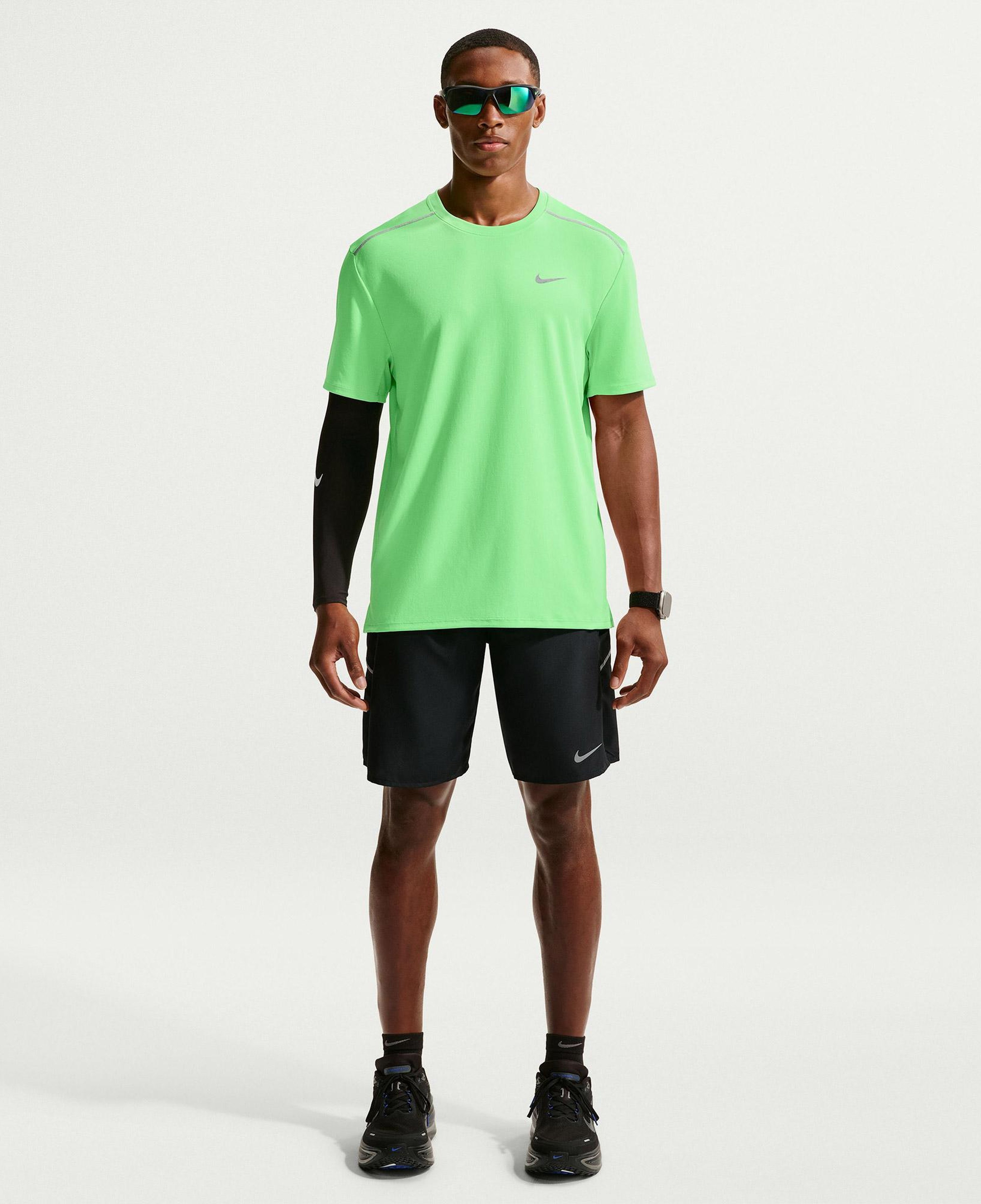 Nike Dri-Fit UV Miler Erkek Yeşil T-Shirt