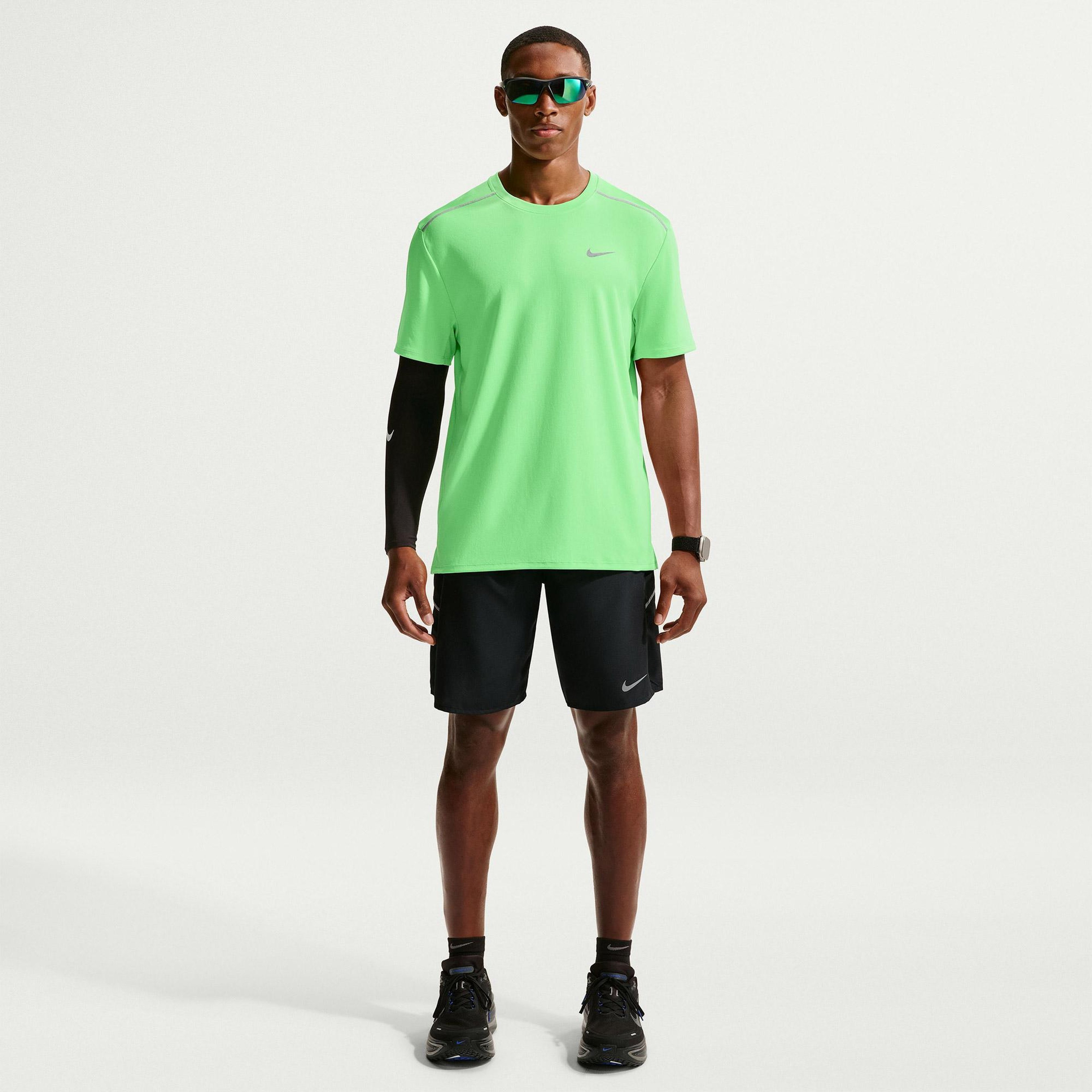Nike Dri-Fit UV Miler Erkek Yeşil T-Shirt