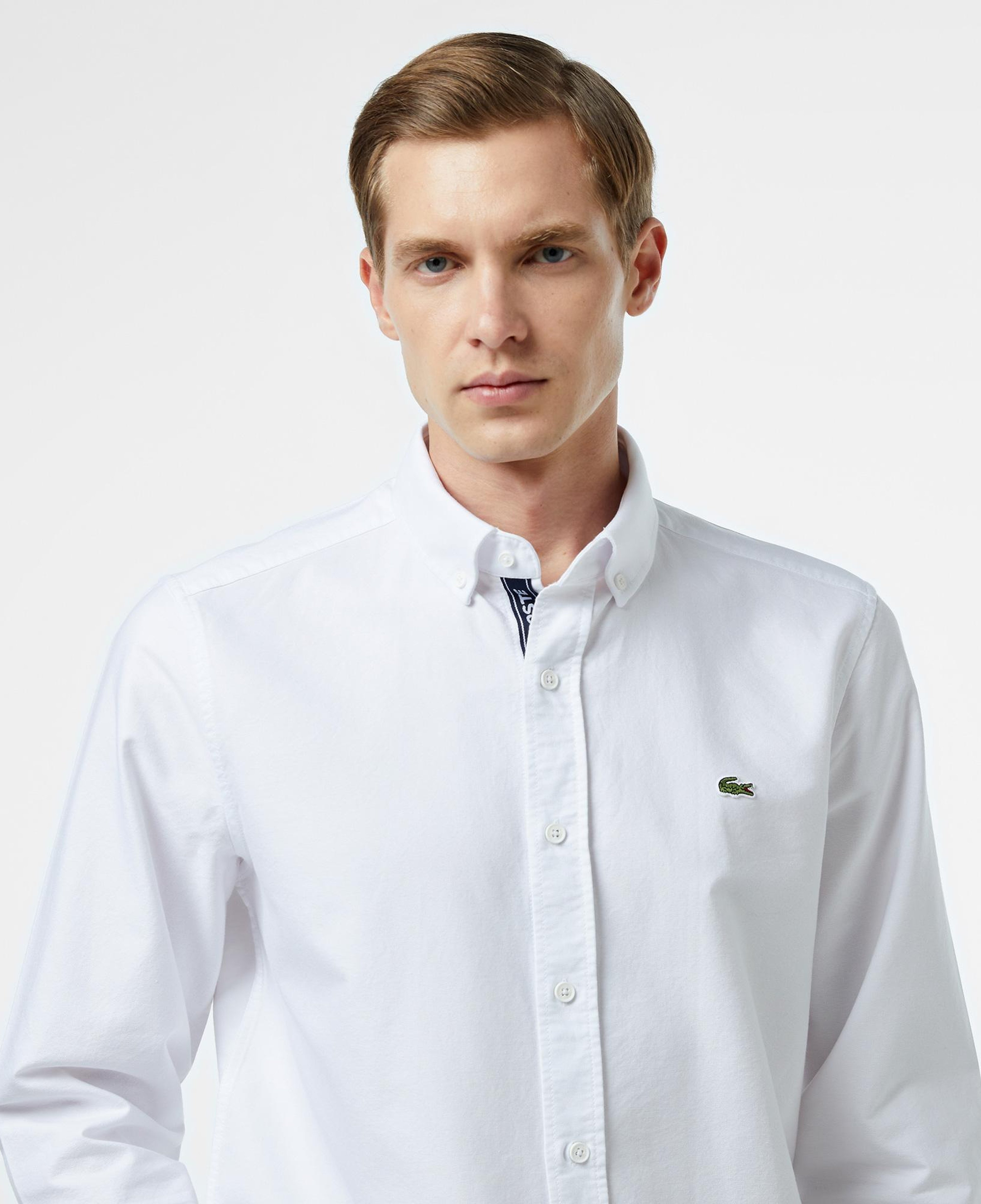Erkek Slim Fit Düğmeli Yaka Beyaz Gömlek