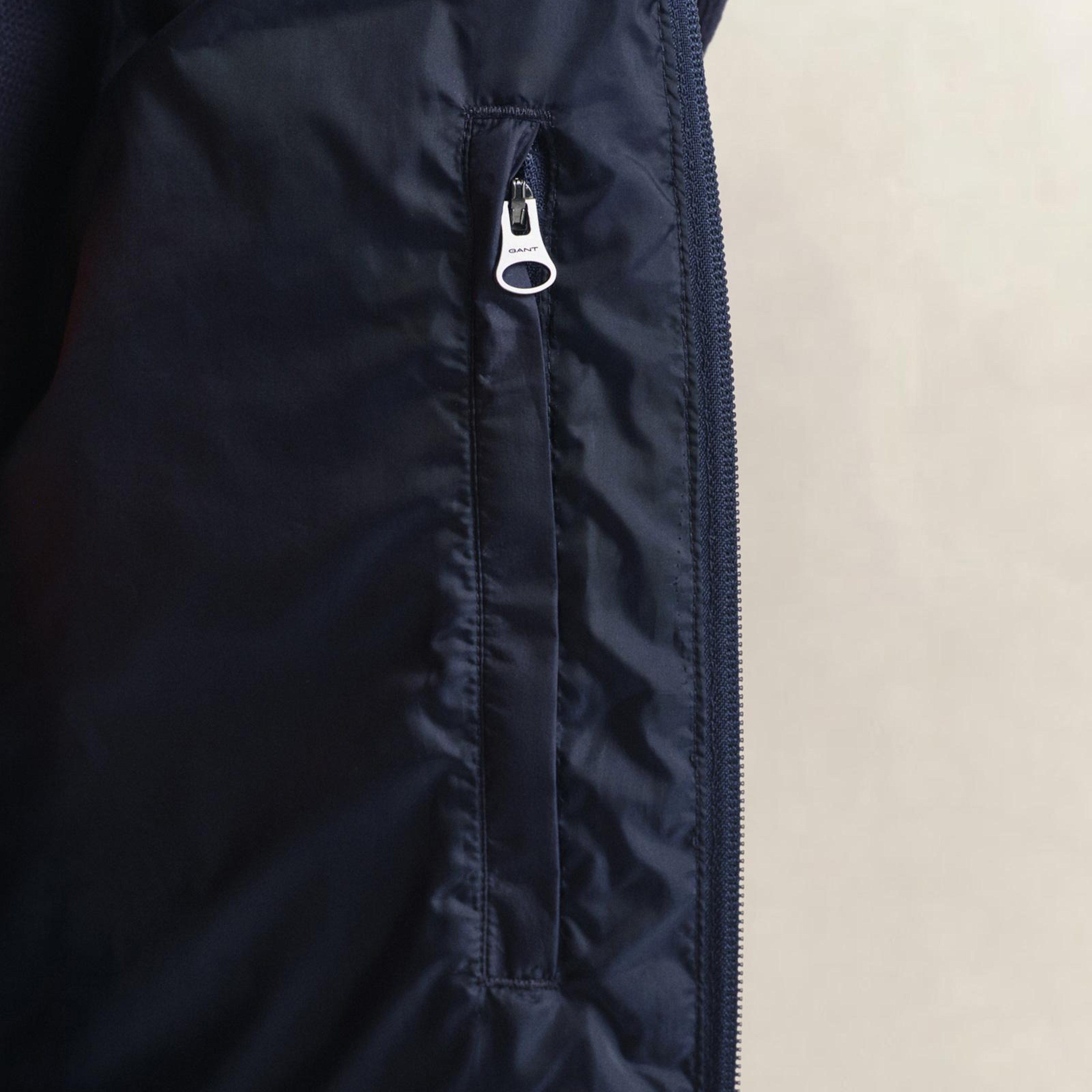 GANT Erkek Lacivert Regular Fit Dik Yaka Kaz Tüyü Yelek