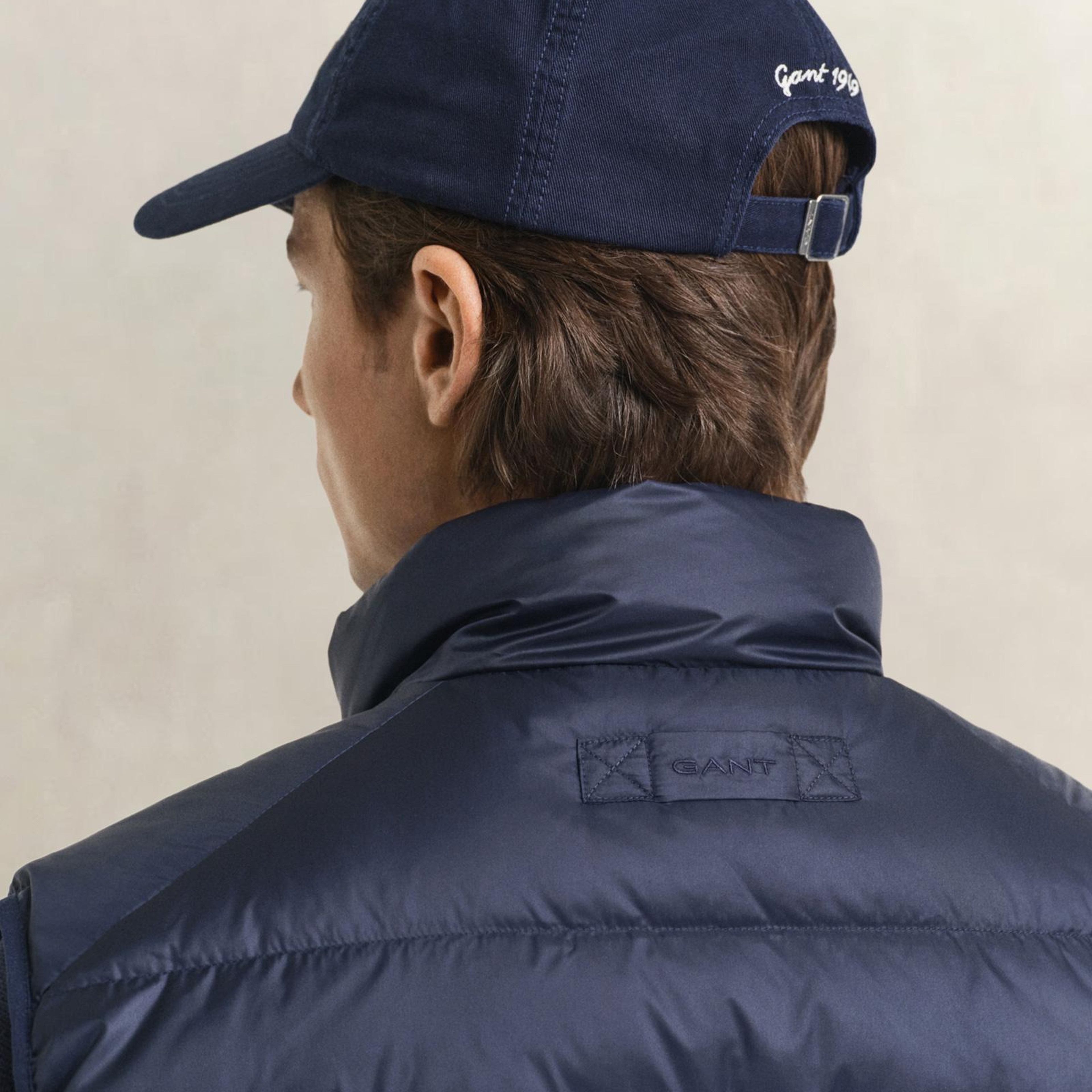 GANT Erkek Lacivert Regular Fit Dik Yaka Kaz Tüyü Yelek