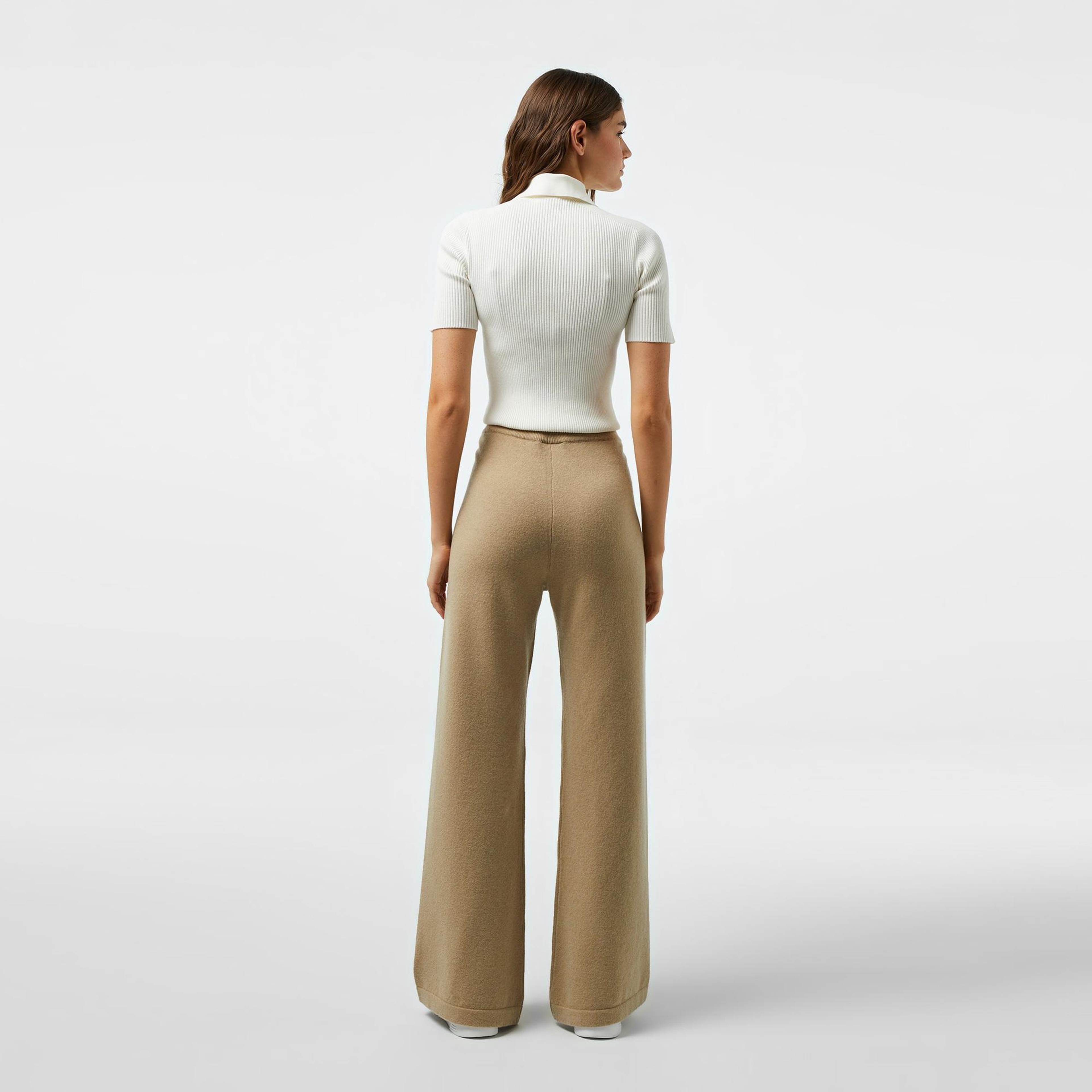 Kadın Relaxed Fit Bej Yün Karışımlı Pantolon