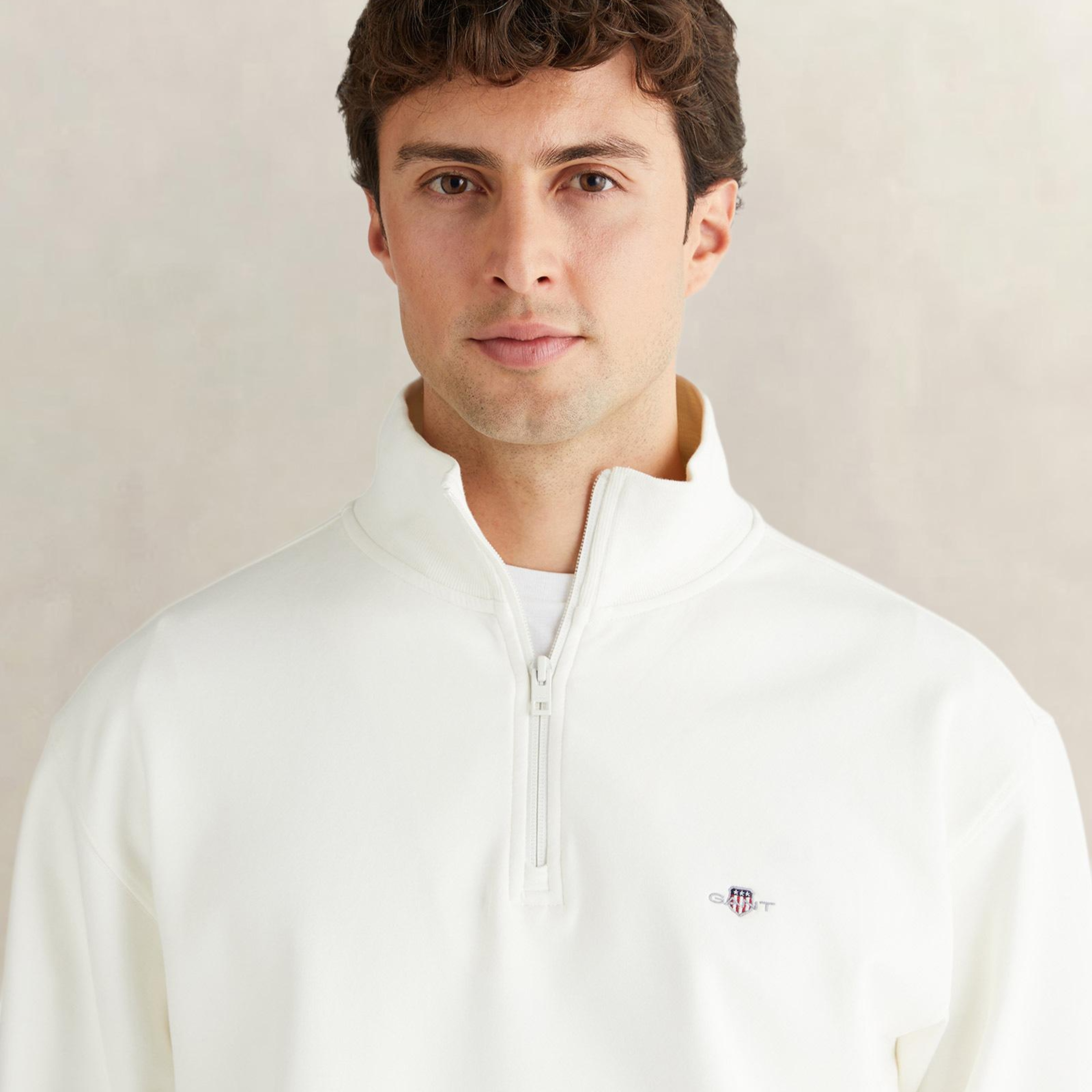 GANT Erkek Beyaz Relaxed Fit Yarım Fermuarlı Sweatshirt