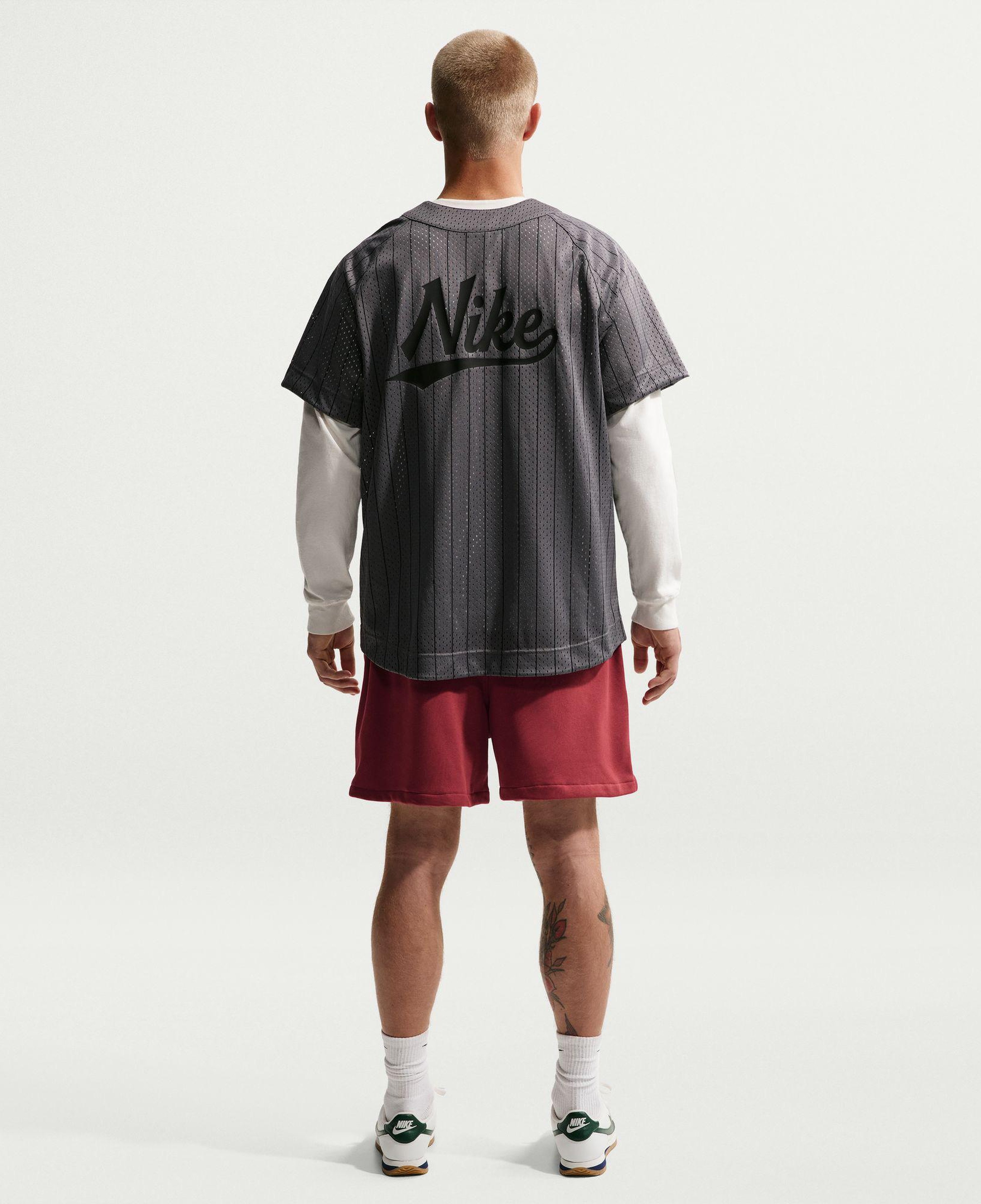 Nike Club Flow Erkek Bordo Şort