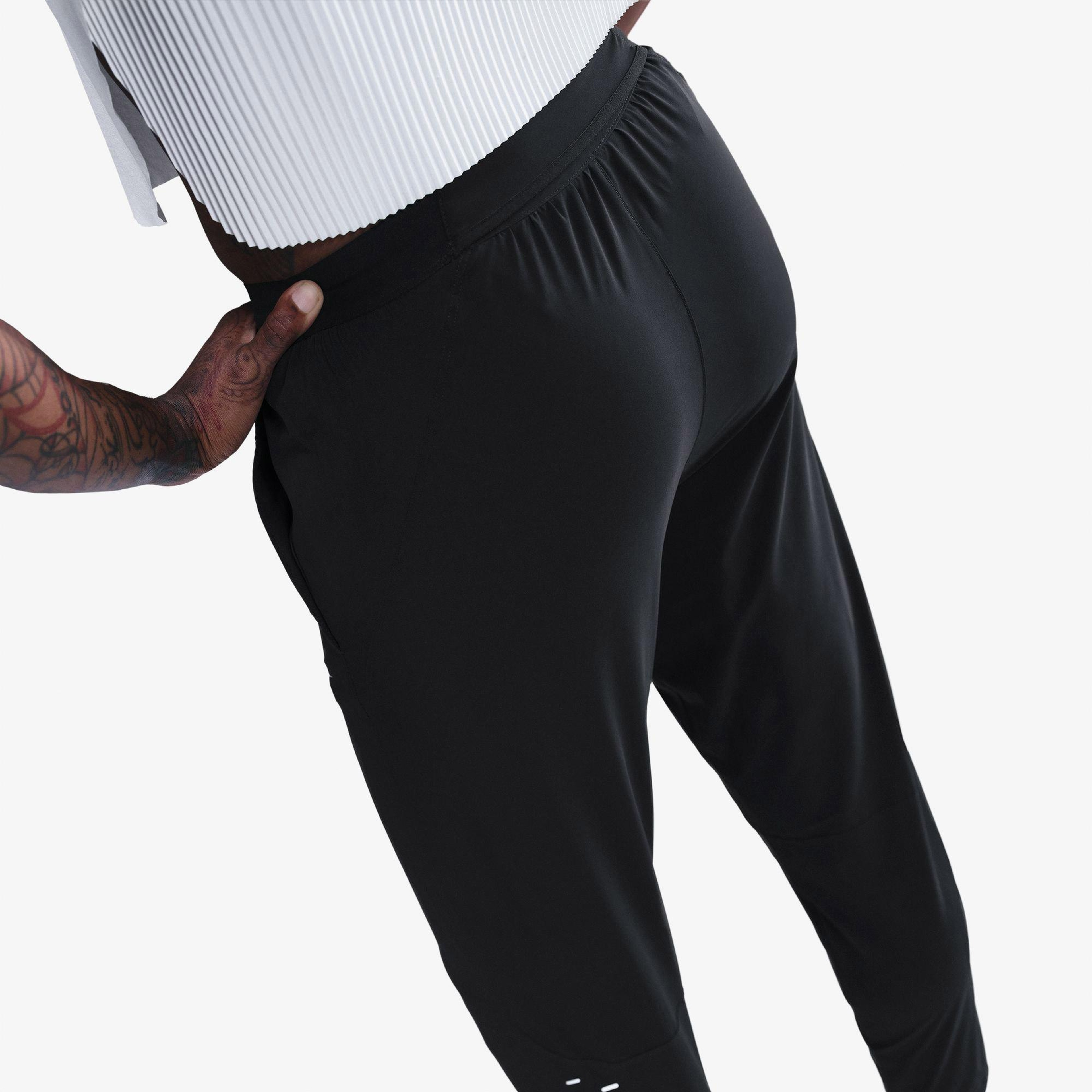 Nike Tempo Dri-Fit Mid-Rise 7/8 Kadın Siyah Eşofman Altı