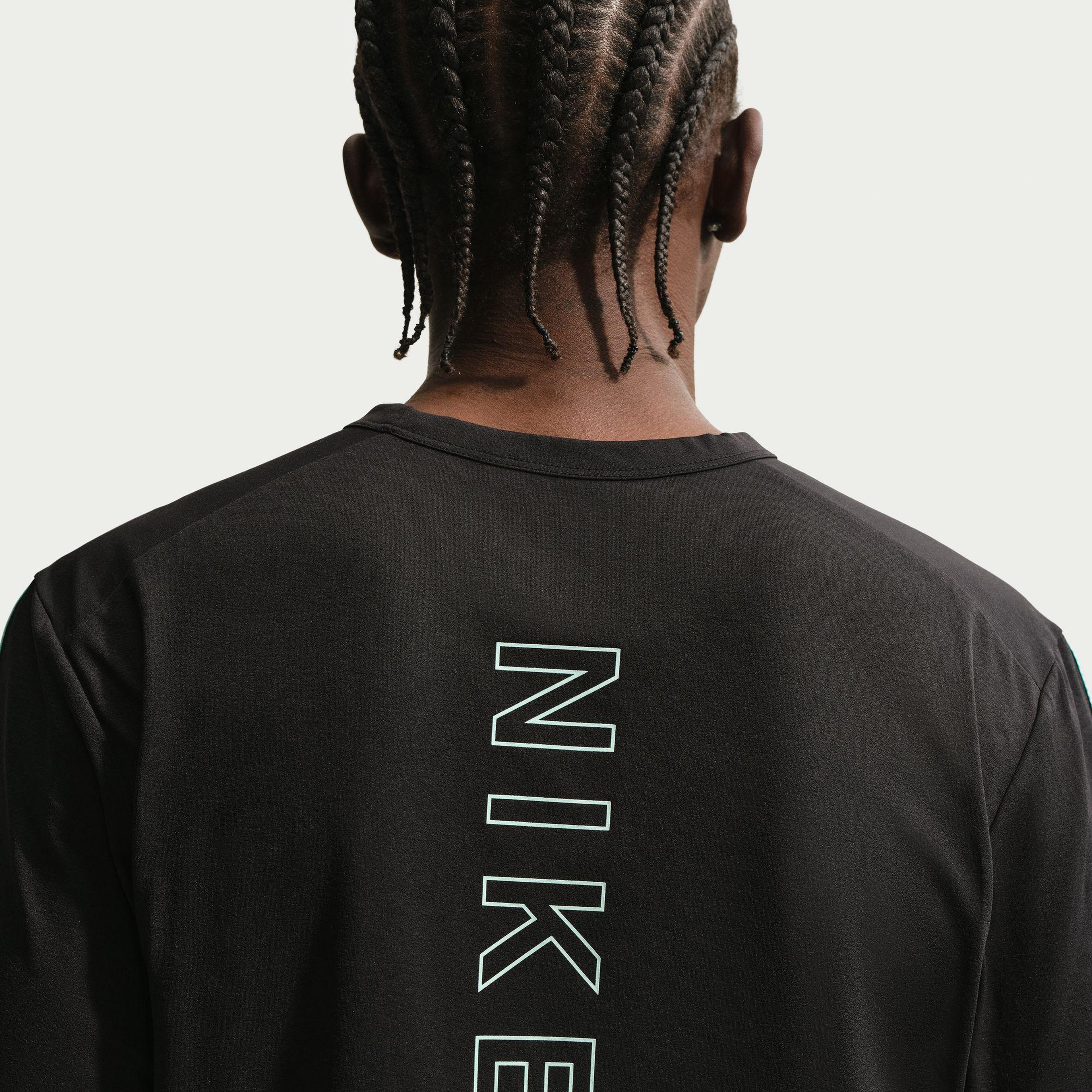 Nike Sportswear City Side Dri-Fit Erkek Siyah T-Shirt