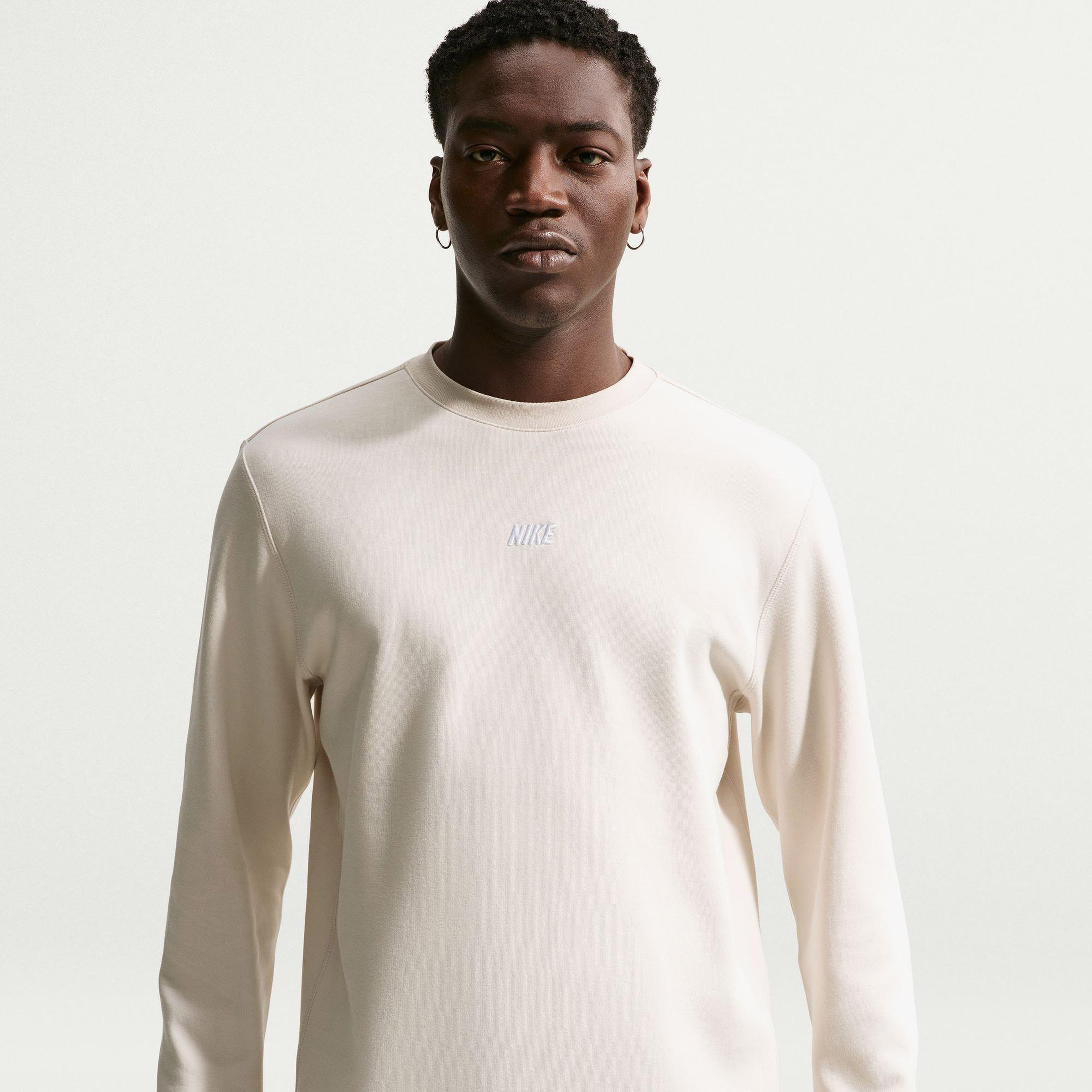 Nike Sportswear Club Varsity Erkek Beyaz Uzun Kollu T-Shirt
