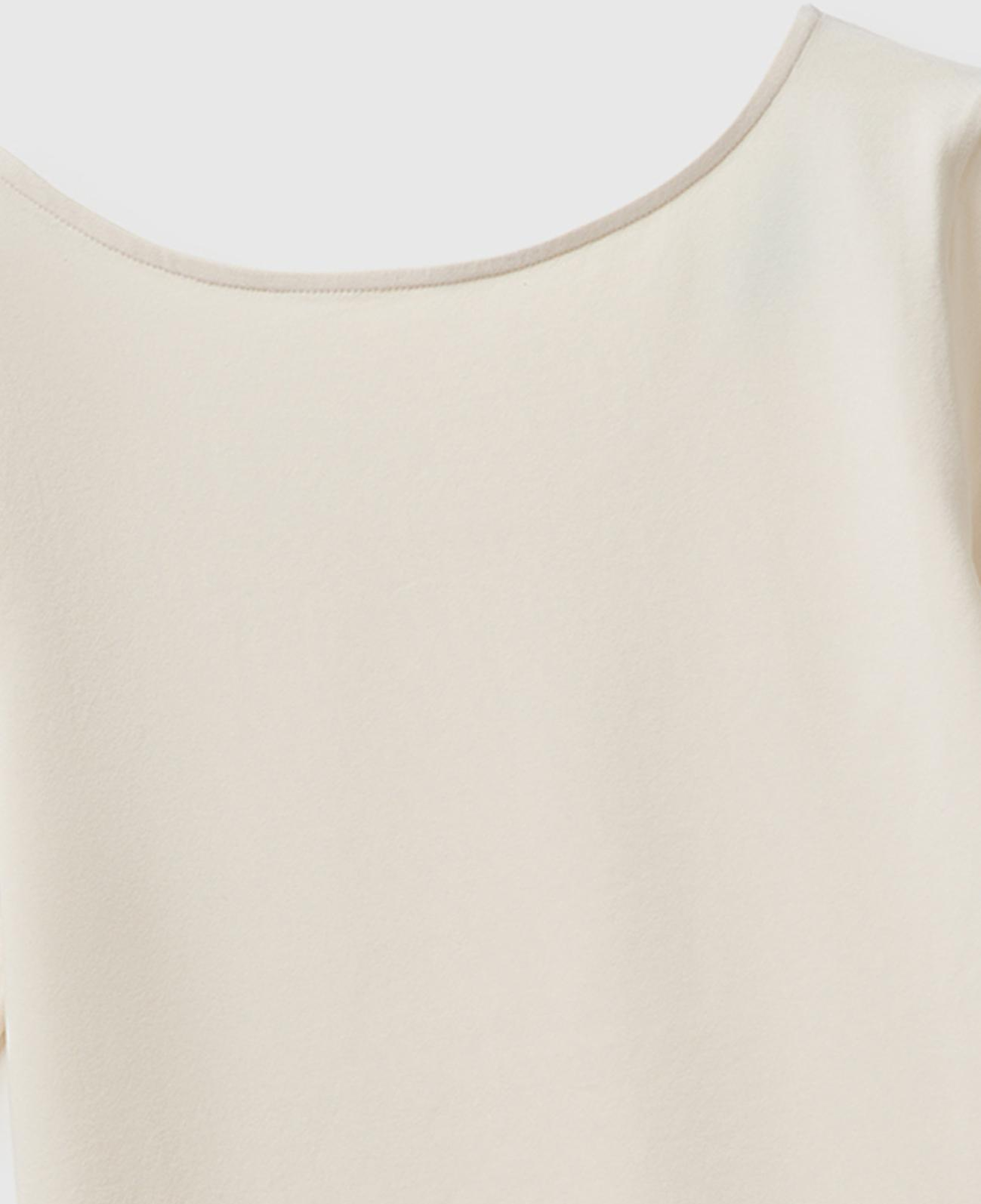 Kadın Krem Pamuk Karışımlı Örme Slim Fit Geniş Yaka T-Shirt