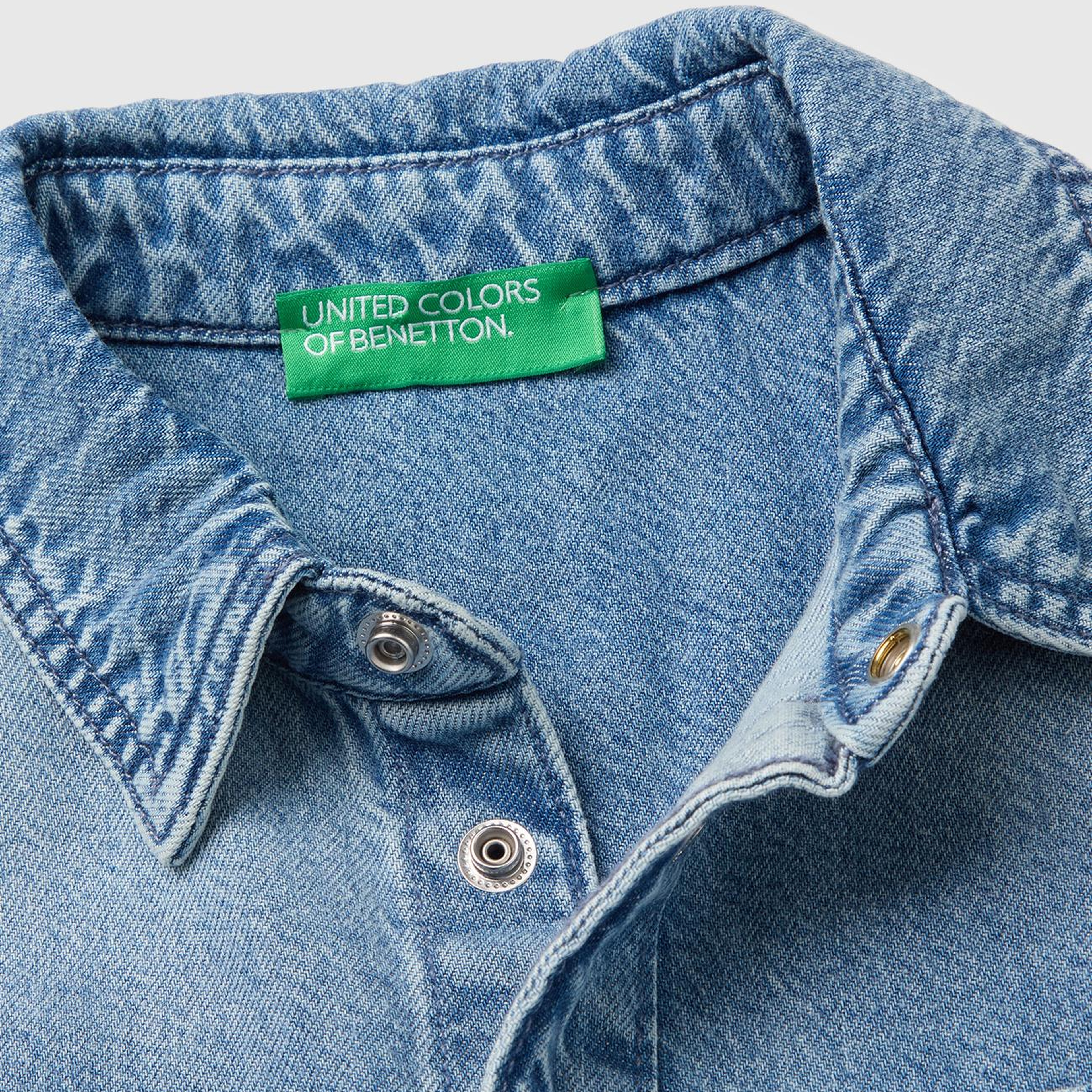 Kız Çocuk Açık Denim Yıldız Arma Detaylı Denim Gömlek