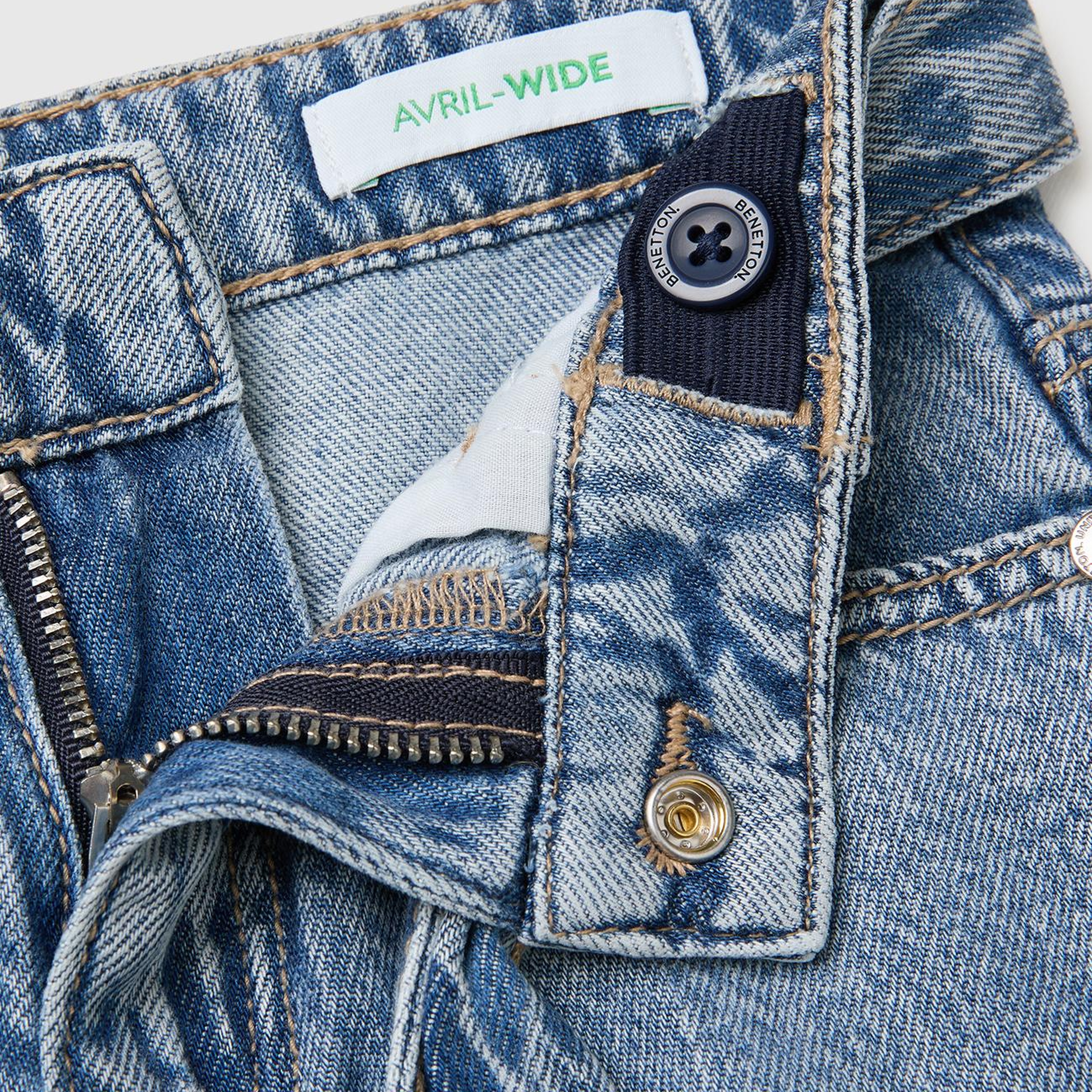 Kız Çocuk Açık Denim Bol Paça Denim Düğmeli Kemerli Pantolon