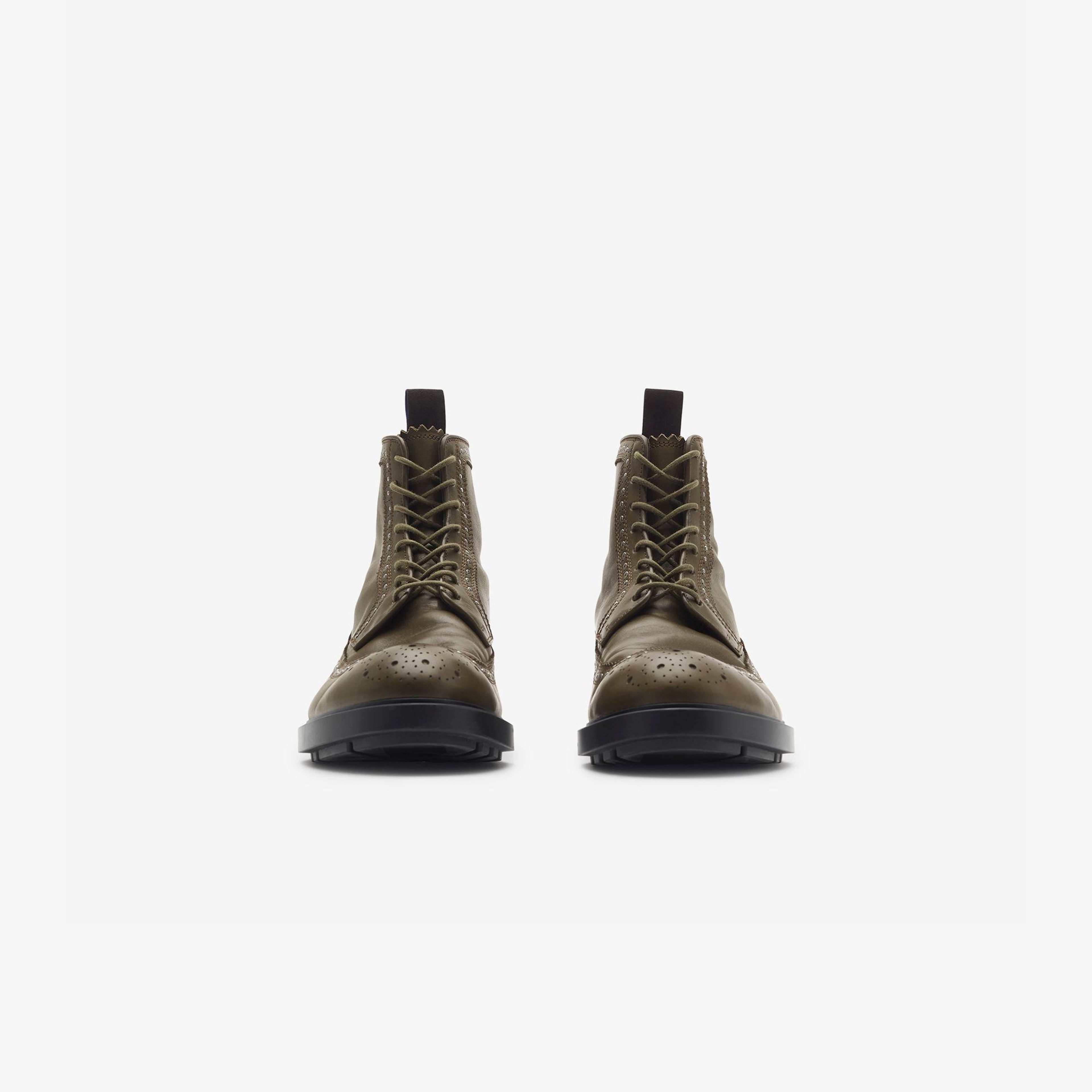 Burberry Studded Leather Loch Erkek Haki Bot