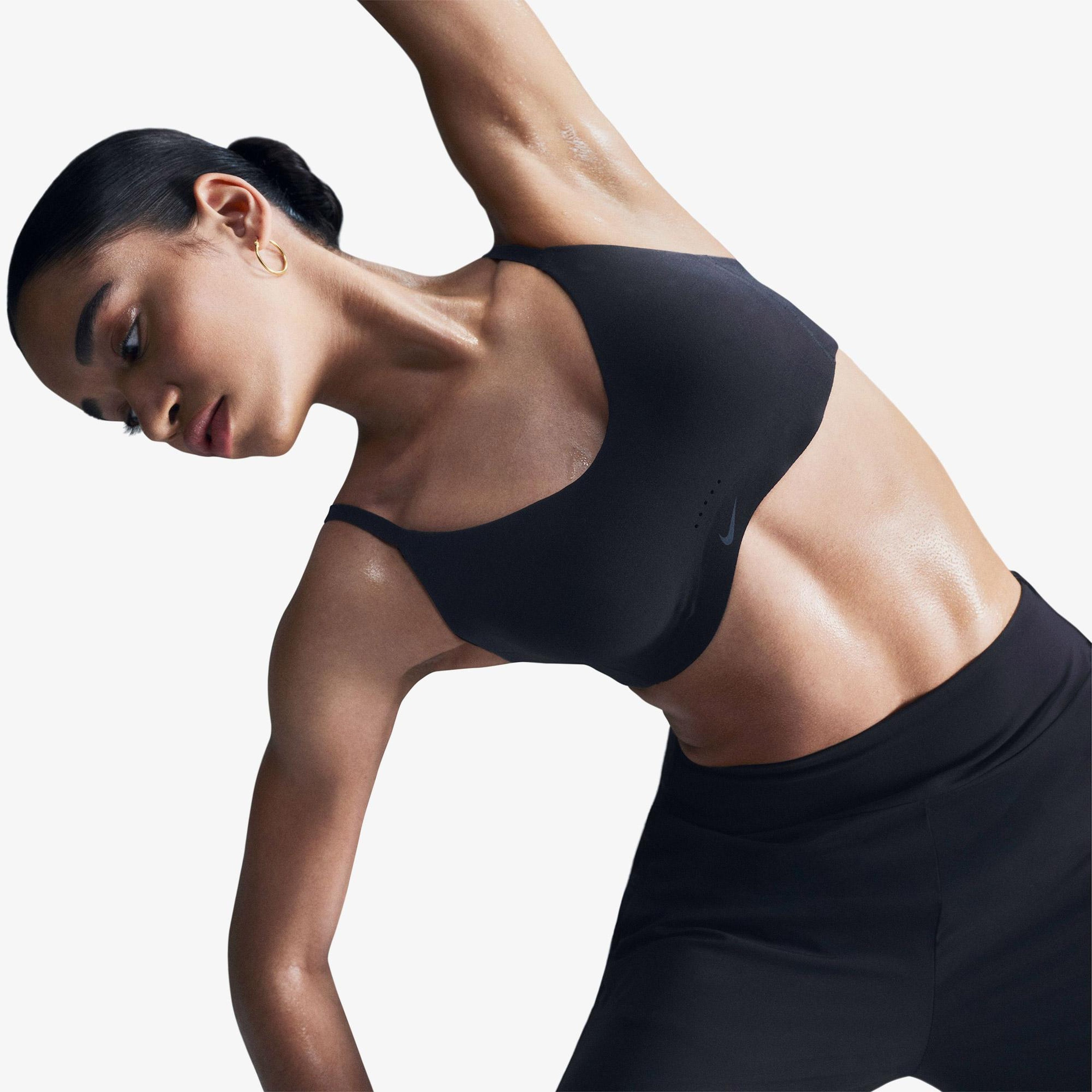Nike Alate Minimalist Kadın Siyah Bra