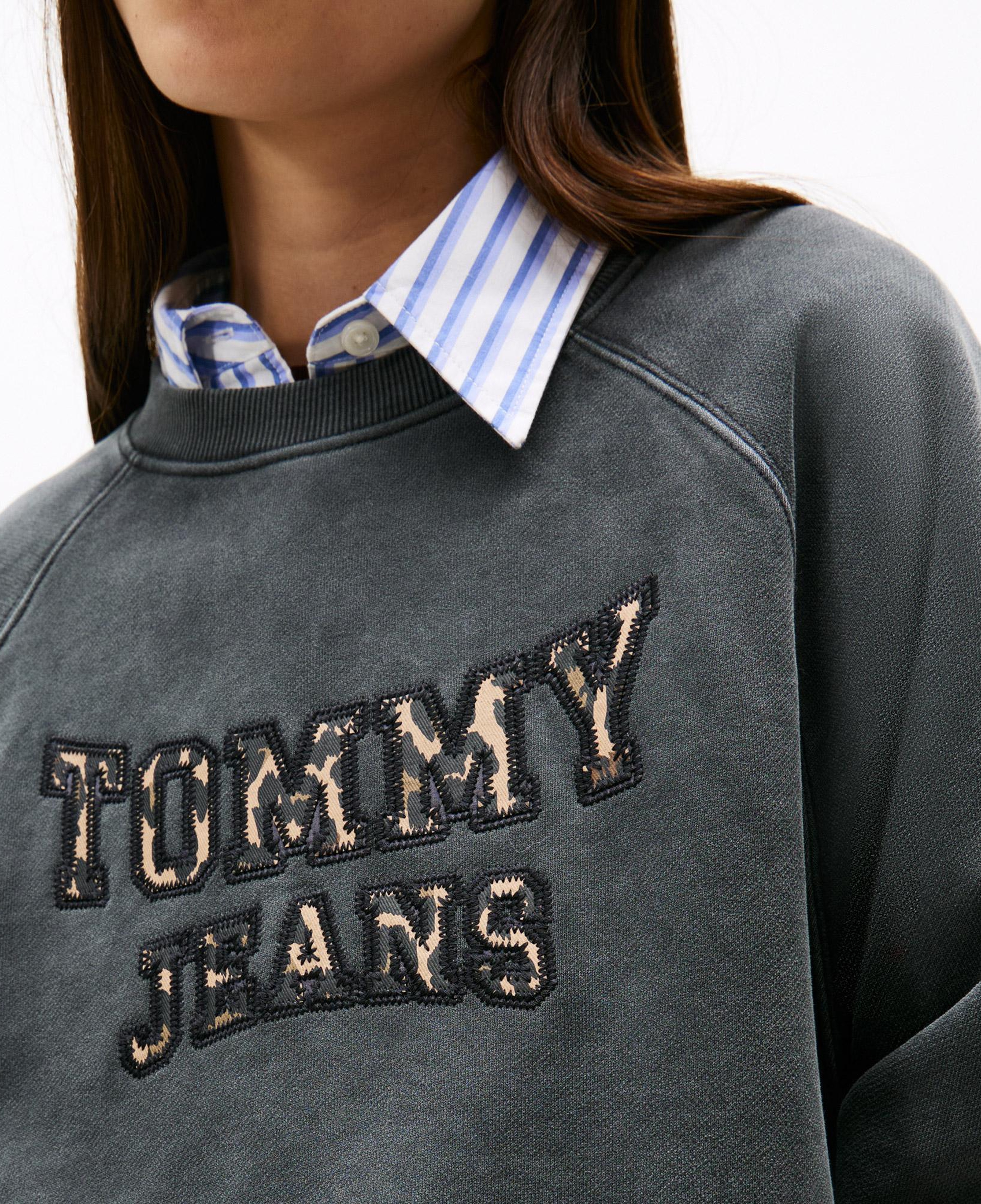 Tommy Jeans Leopard Varsity Crew Kadın Siyah Sweatshirt