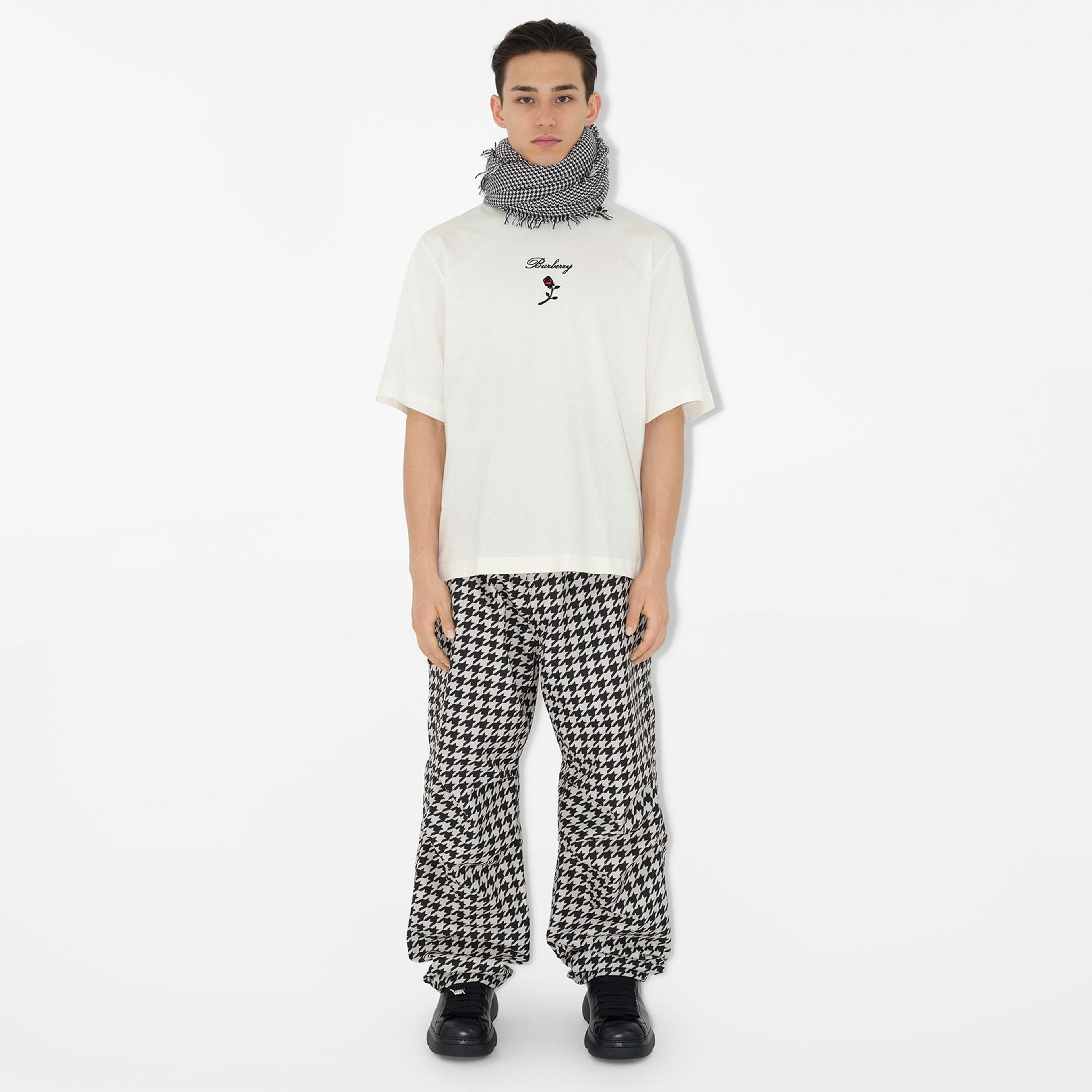Burberry Unisex Siyah Yün Karışımlı Atkı