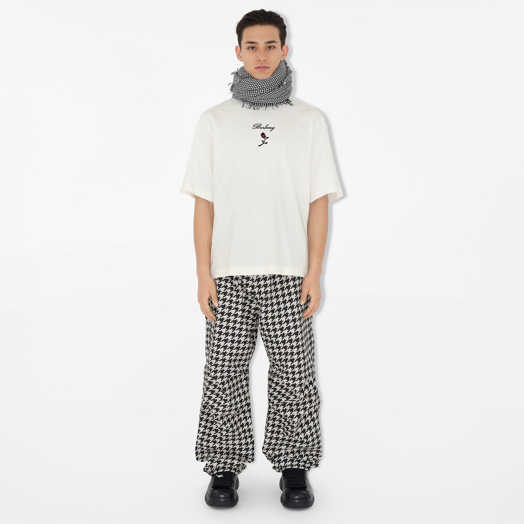 Burberry Unisex Siyah Yün Karışımlı Atkı