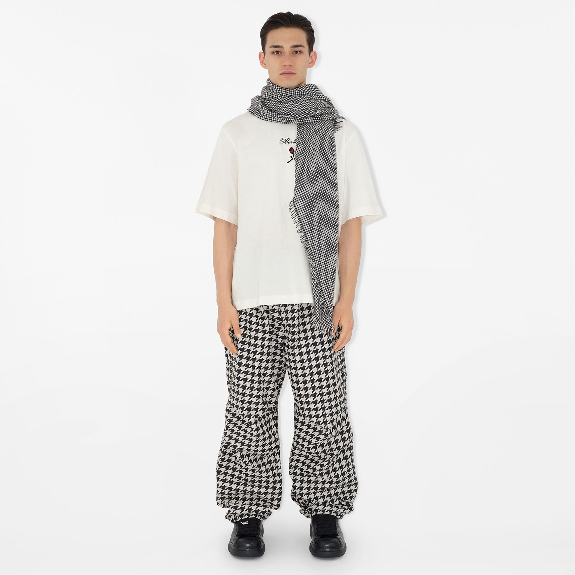 Burberry Unisex Siyah Yün Karışımlı Atkı
