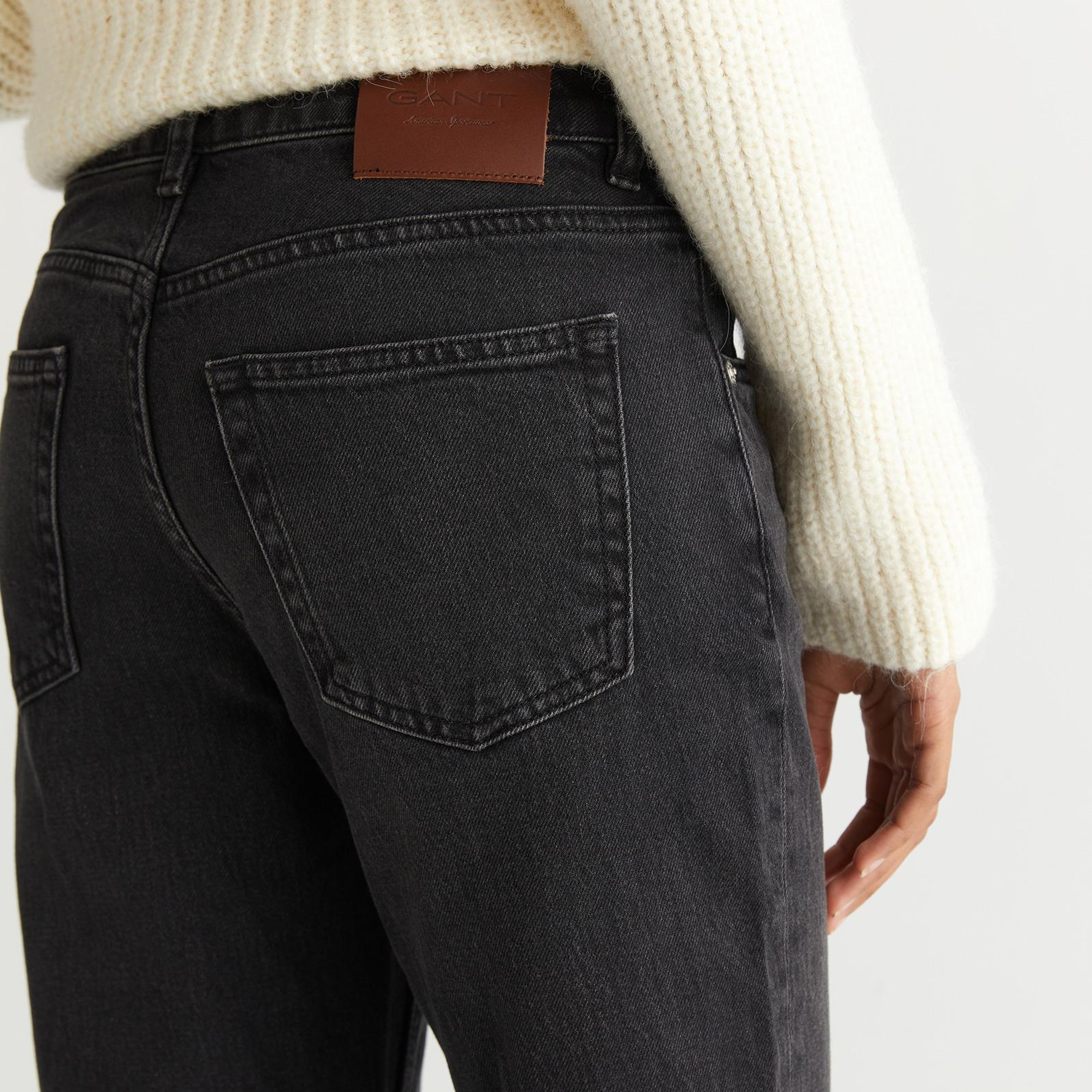 GANT Kadın Siyah Straight Fit Jean Pantolon