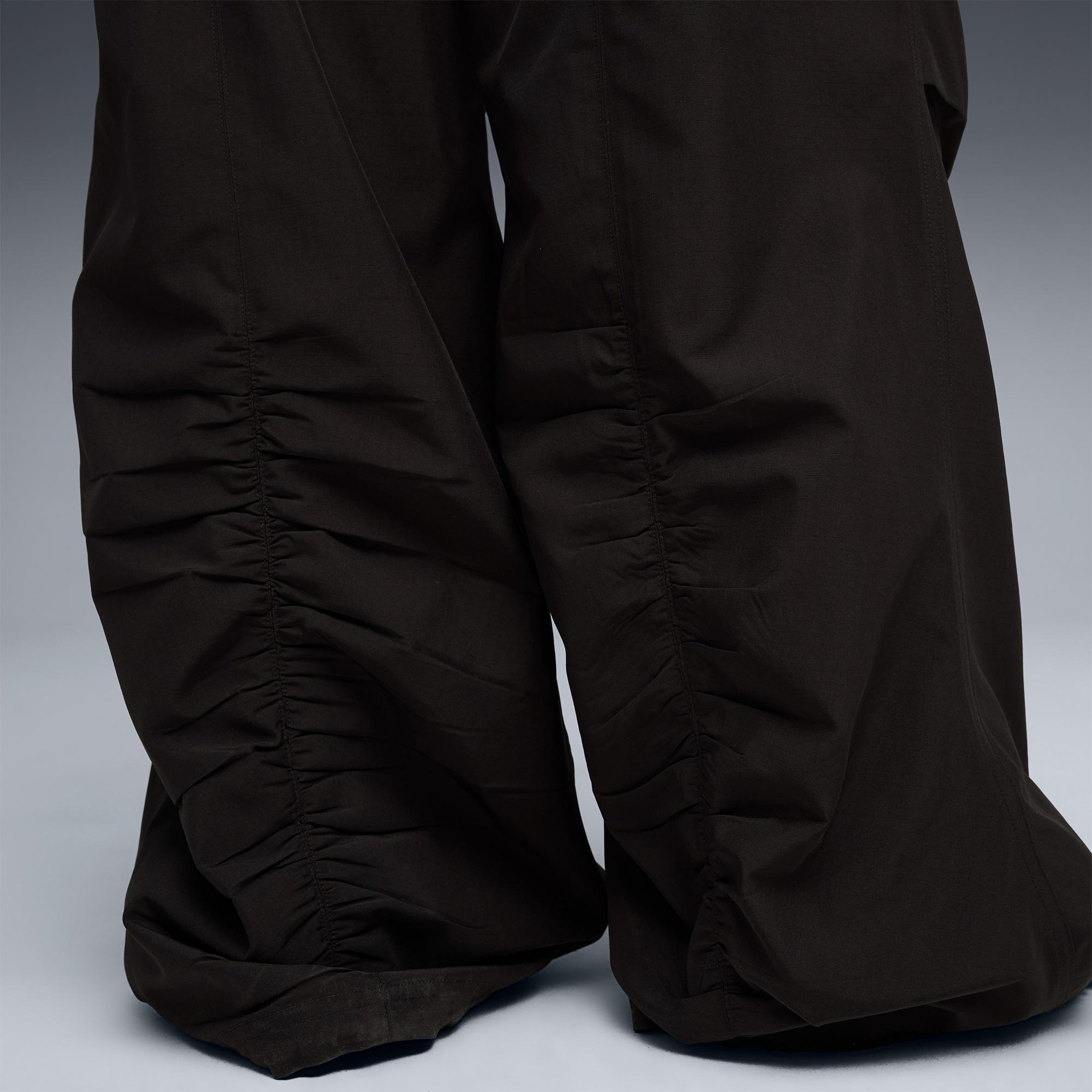 Puma Wardrobe Essentials Parachute Kadın Siyah Pantolon