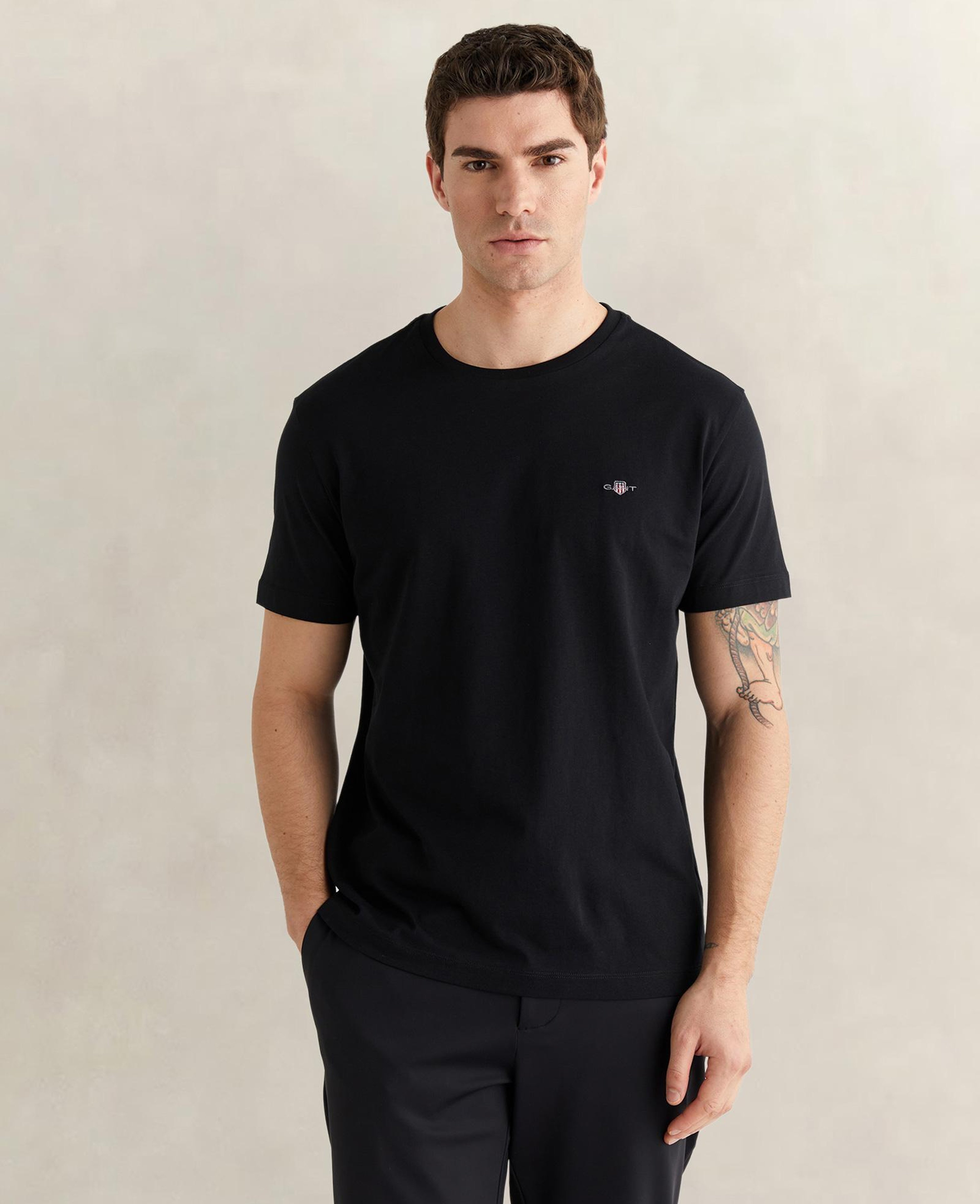 GANT Erkek Siyah Bisiklet Yaka Regular Fit Logolu T-Shirt
