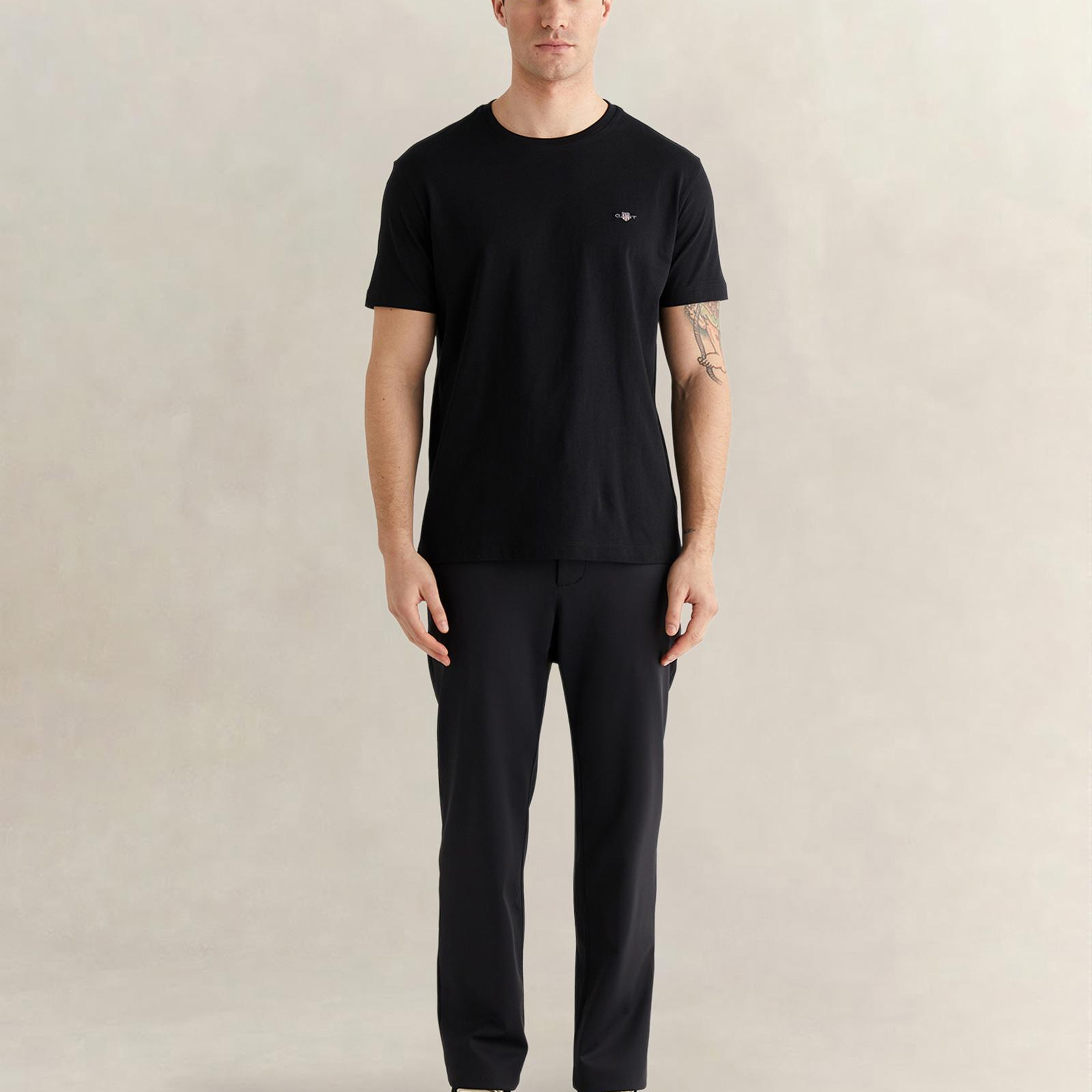 GANT Erkek Siyah Bisiklet Yaka Regular Fit Logolu T-Shirt