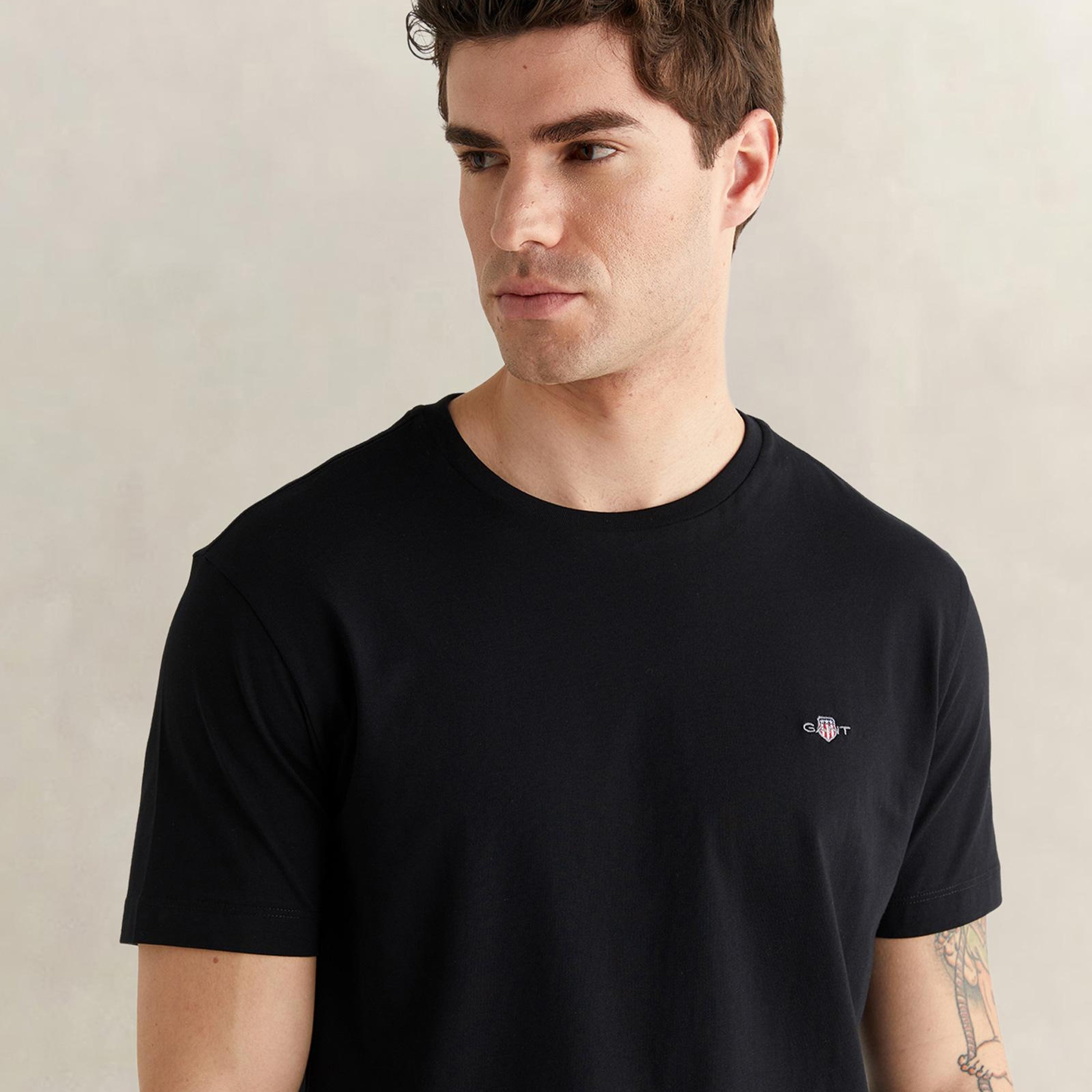 GANT Erkek Siyah Bisiklet Yaka Regular Fit Logolu T-Shirt