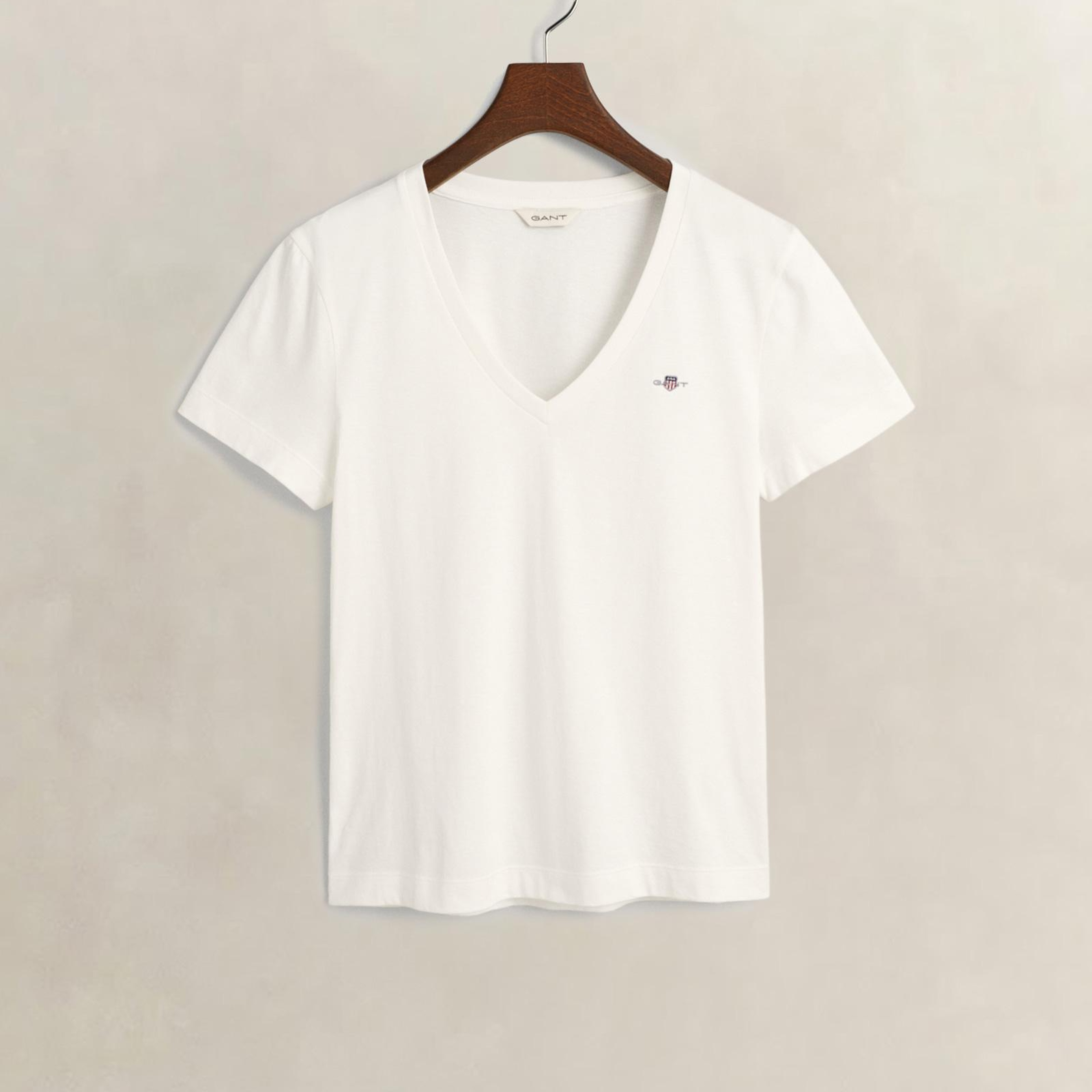 GANT Kadın Beyaz V Yaka Regular Fit Logolu T-Shirt