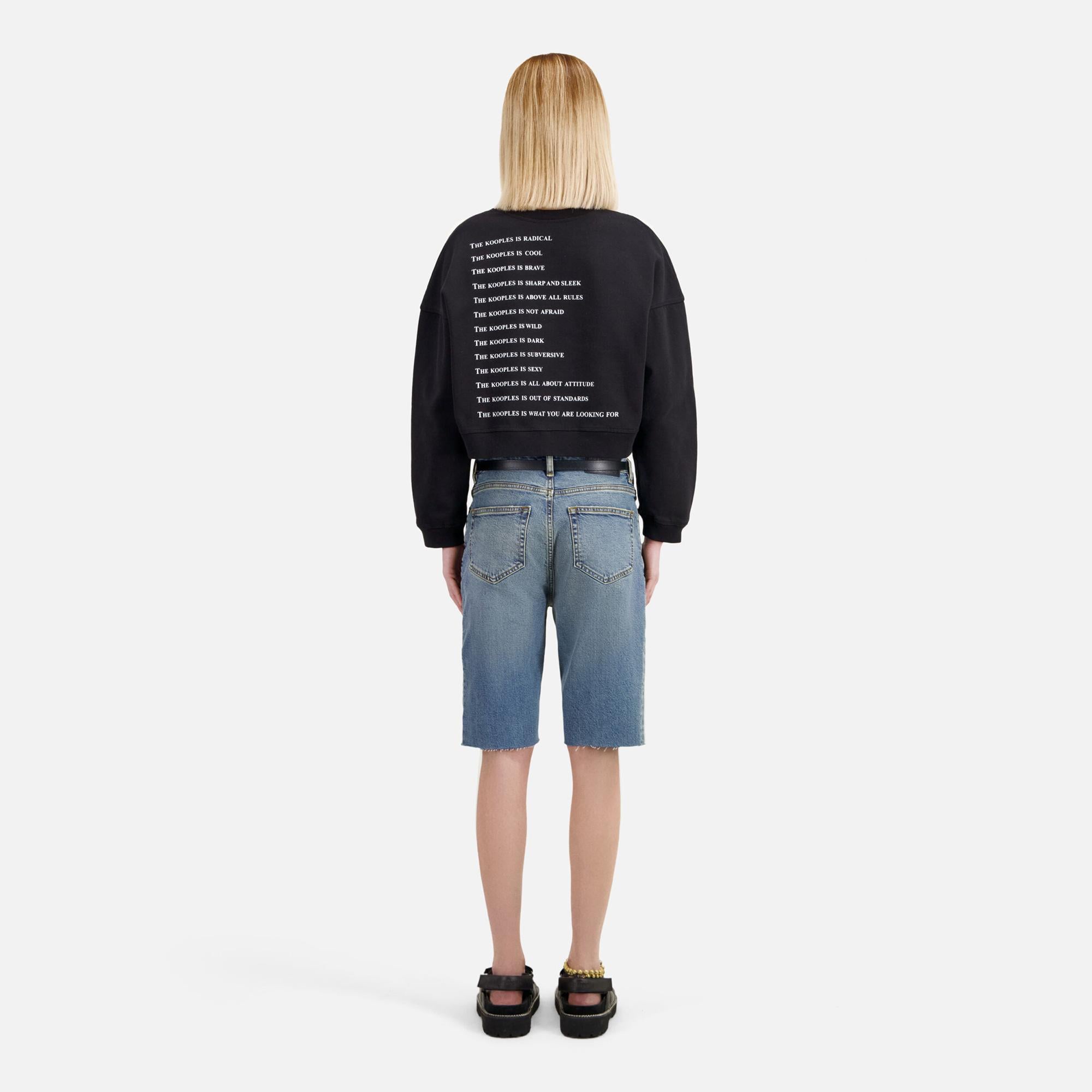 KADIN BASKILI BİSİKLET YAKA SİYAH CROP  SWEATSHIRT