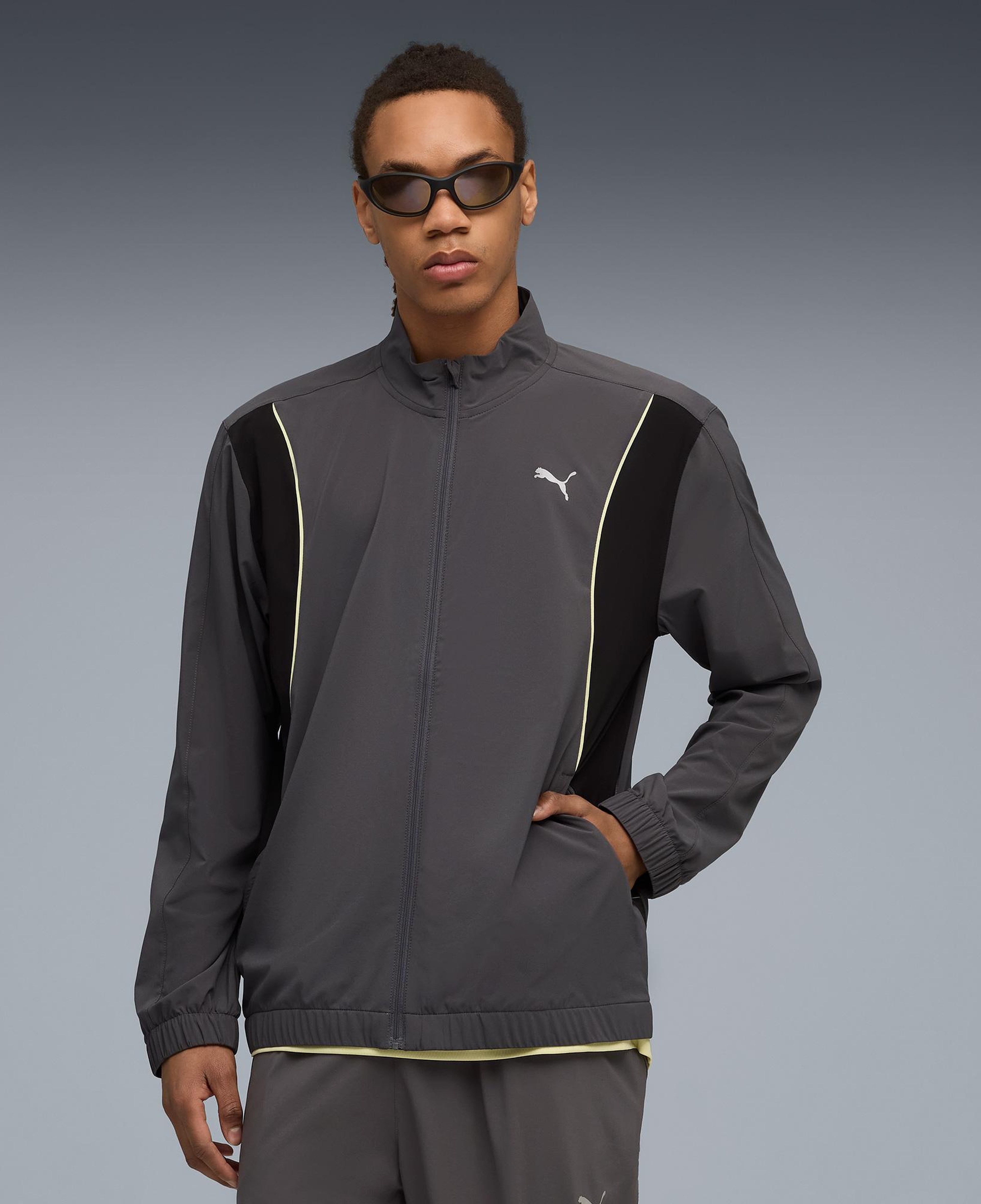 Puma Run Velocity Woven Erkek Gri Koşu Ceketi