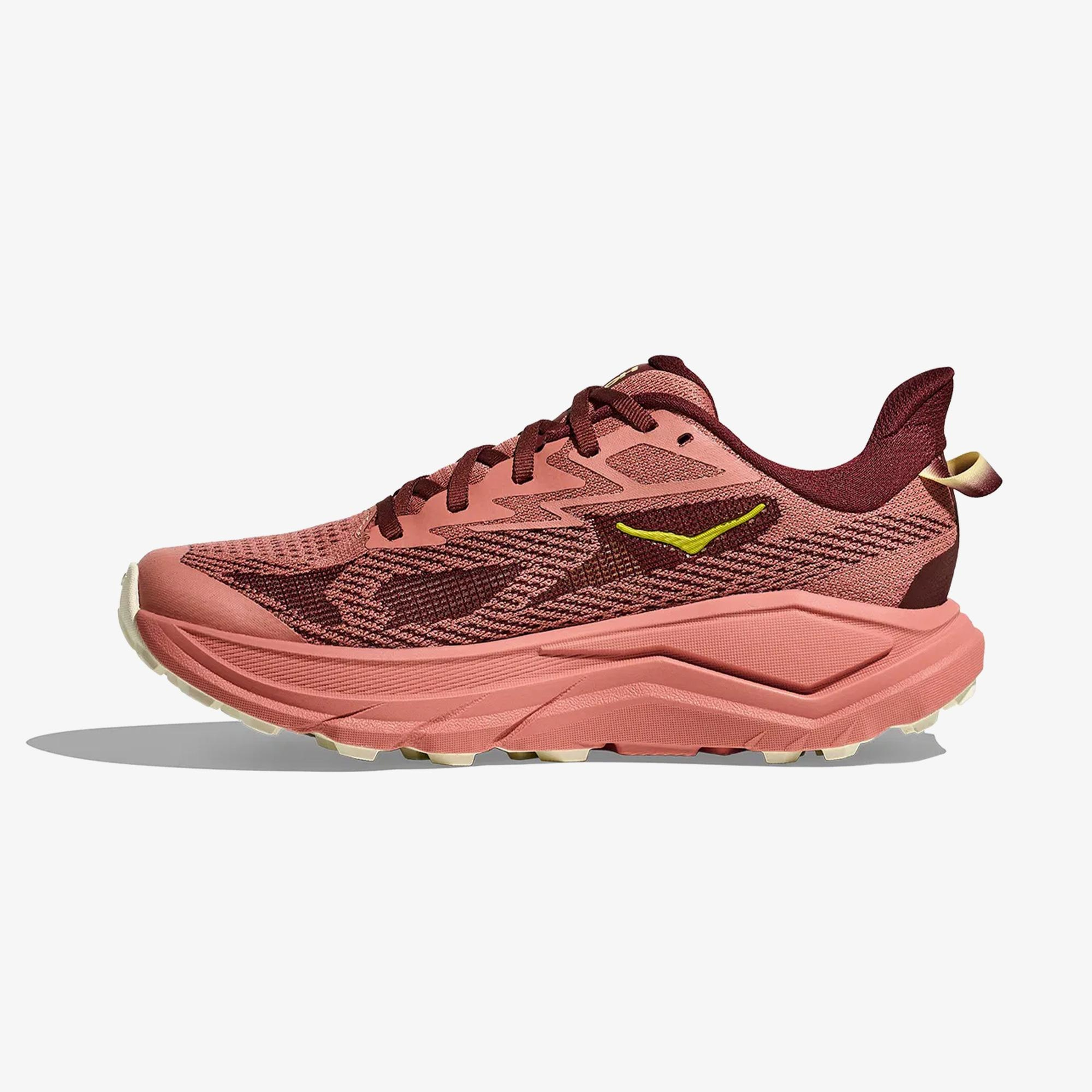 Hoka Challenger 8 Kadın Pembe Trail Koşu Ayakkabısı
