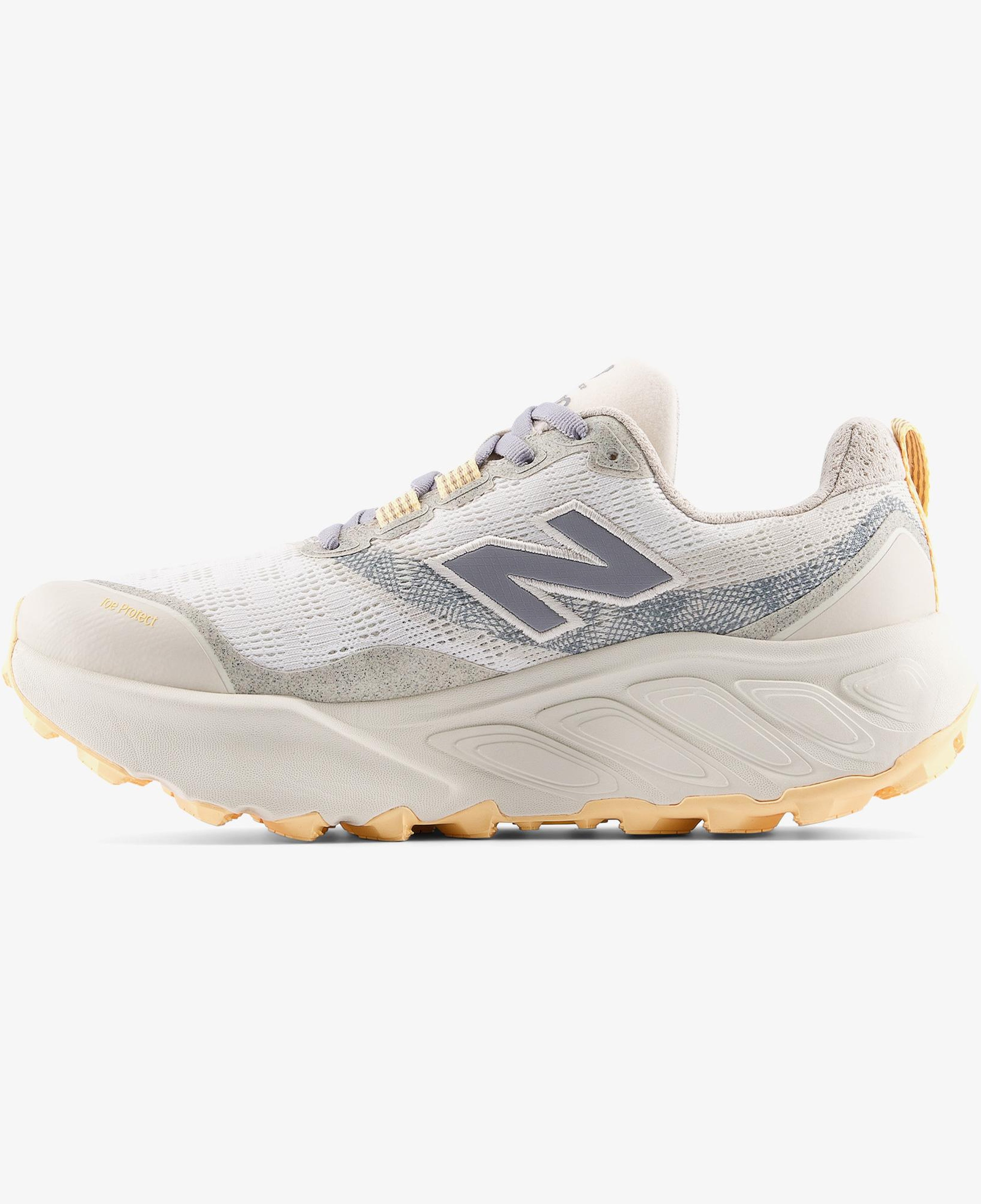 New Balance HIERRO Kadın Beyaz Koşu Ayakkabısı