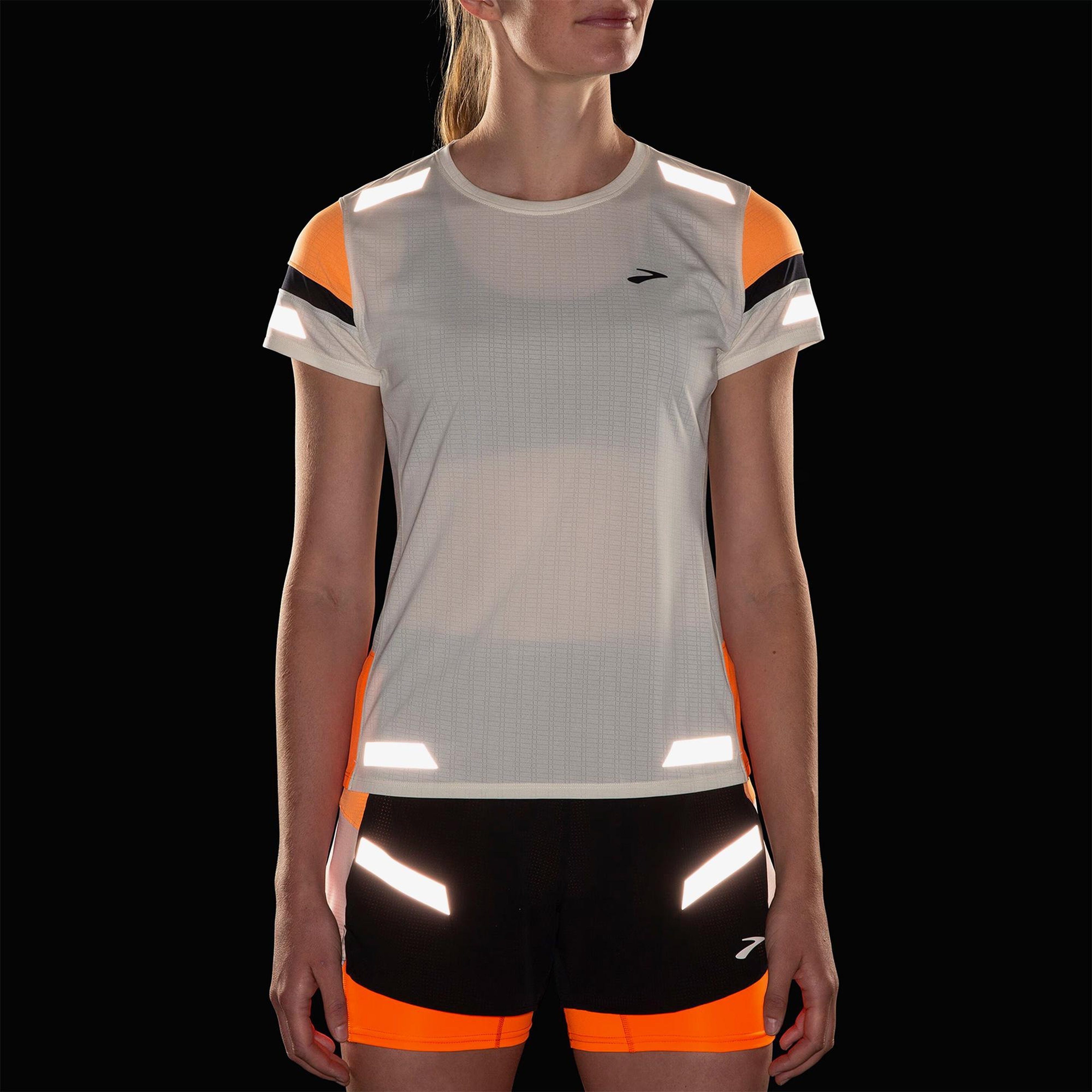 Brooks Run Visible Sleeve 2.0 Kadın Beyaz T-Shirt