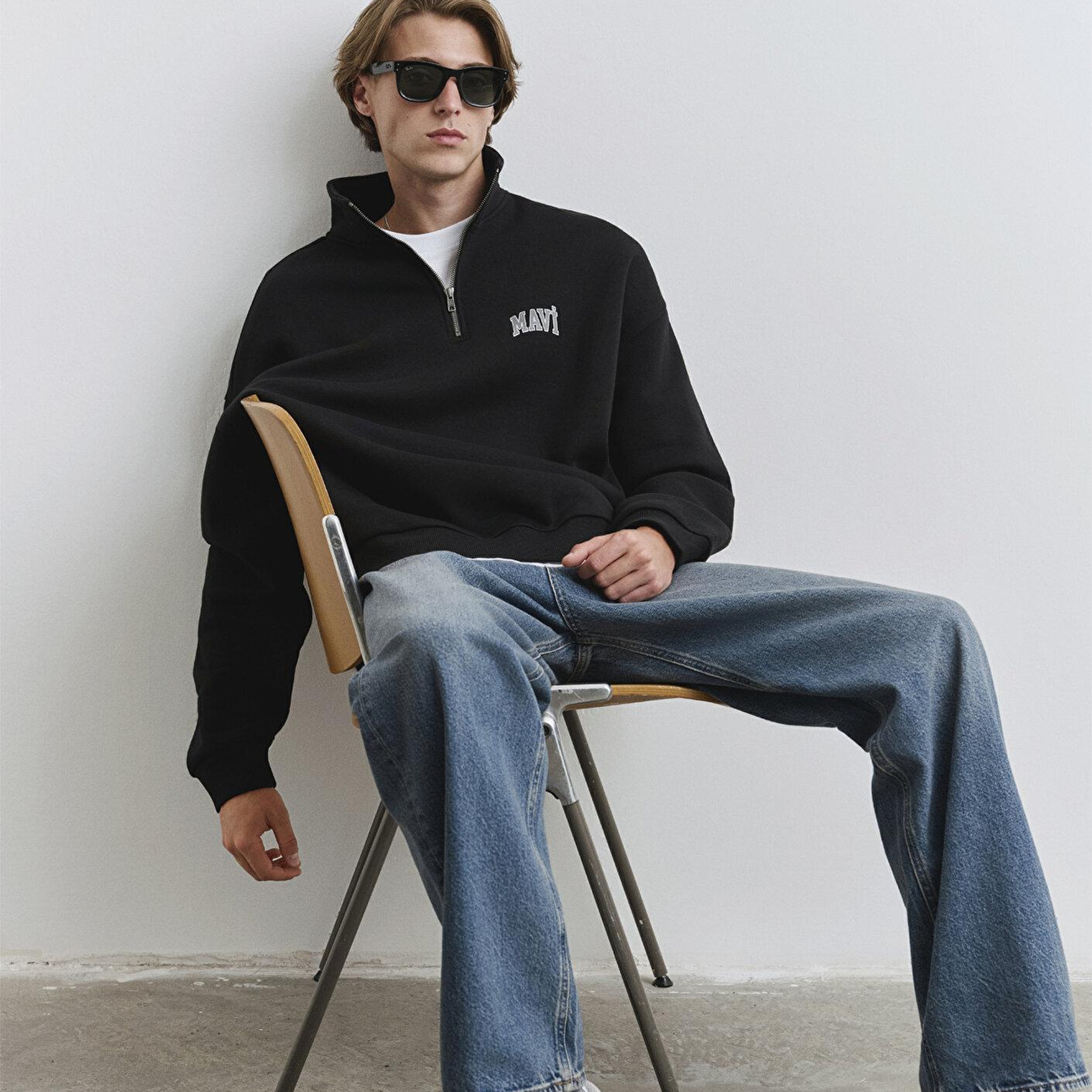 Mavi Mavi Logo Baskılı Yarı Fermuarlı Siyah Sweatshirt 0S10208-900