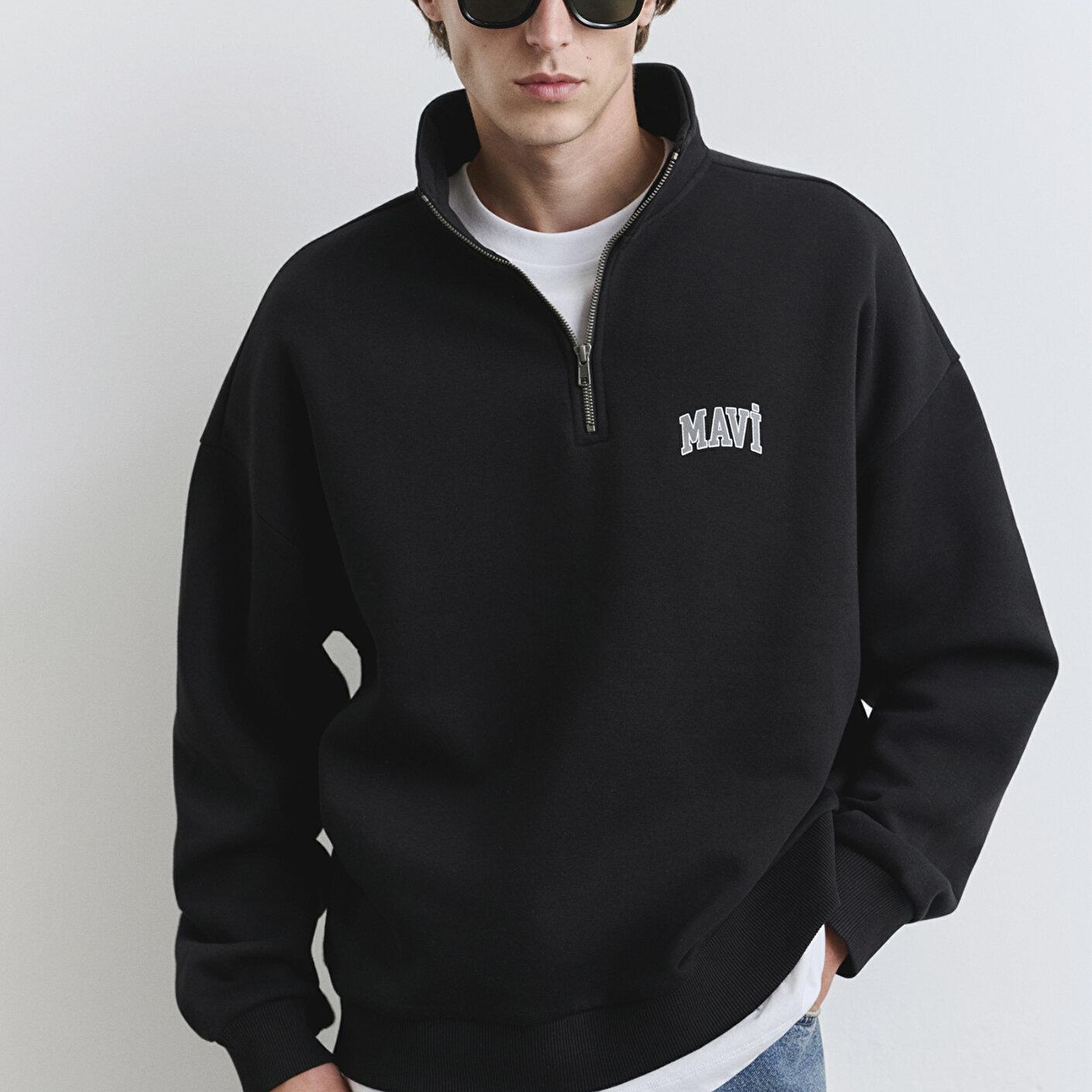 Mavi Mavi Logo Baskılı Yarı Fermuarlı Siyah Sweatshirt 0S10208-900