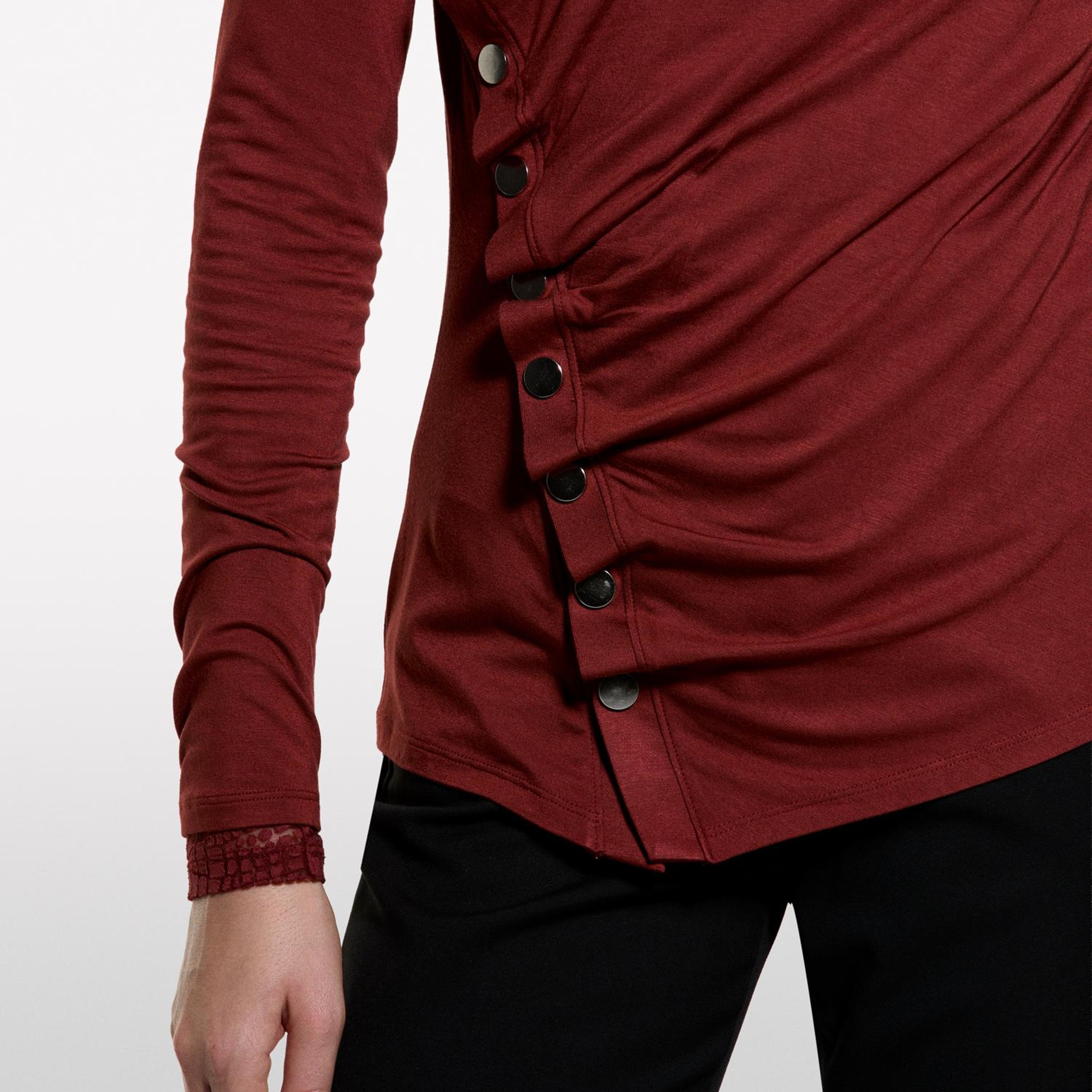 Kadın Bordo Viskoz Karışımlı Önü Çıtçıt Detaylı Bisiklet Yaka Uzun Kollu T-Shirt