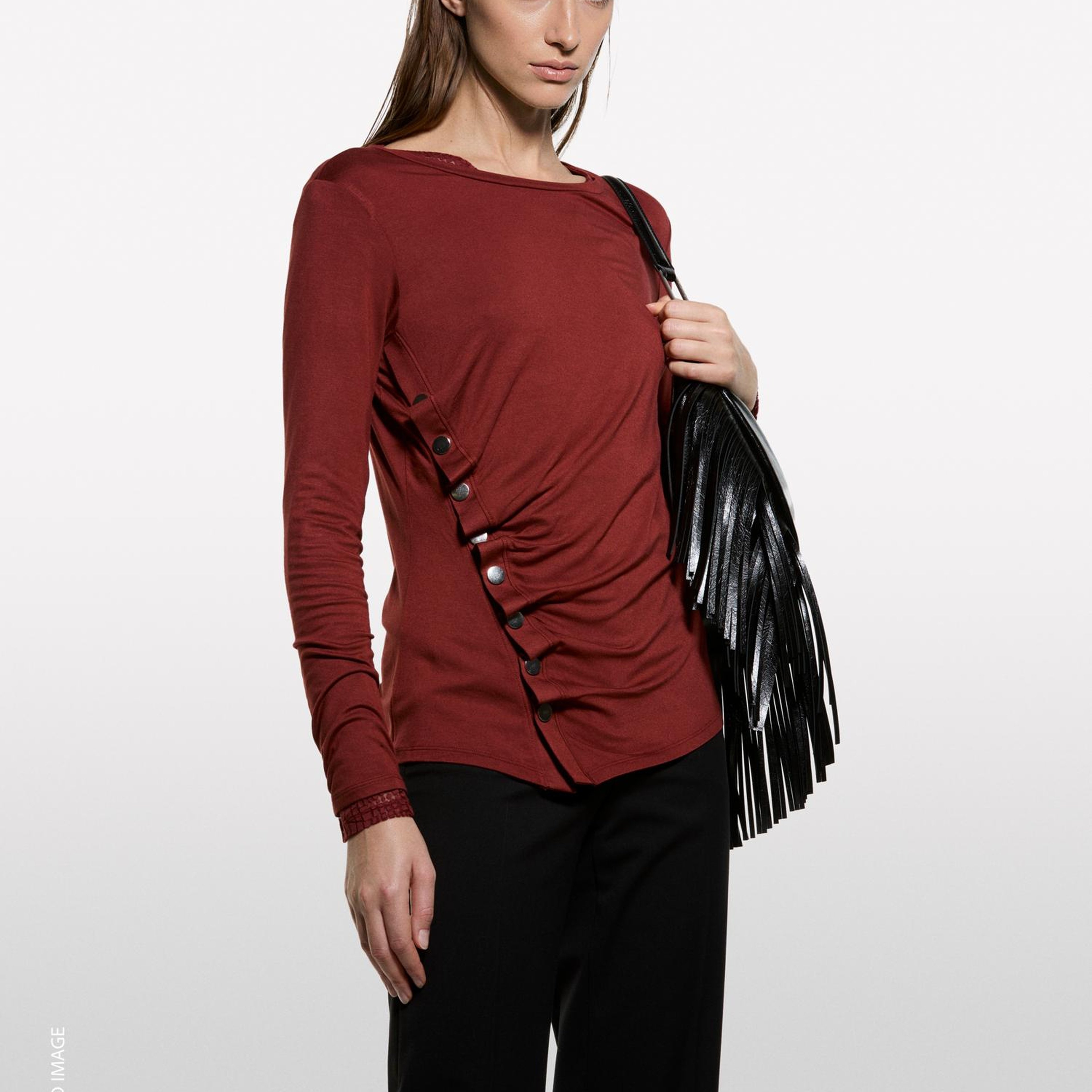 Kadın Bordo Viskoz Karışımlı Önü Çıtçıt Detaylı Bisiklet Yaka Uzun Kollu T-Shirt