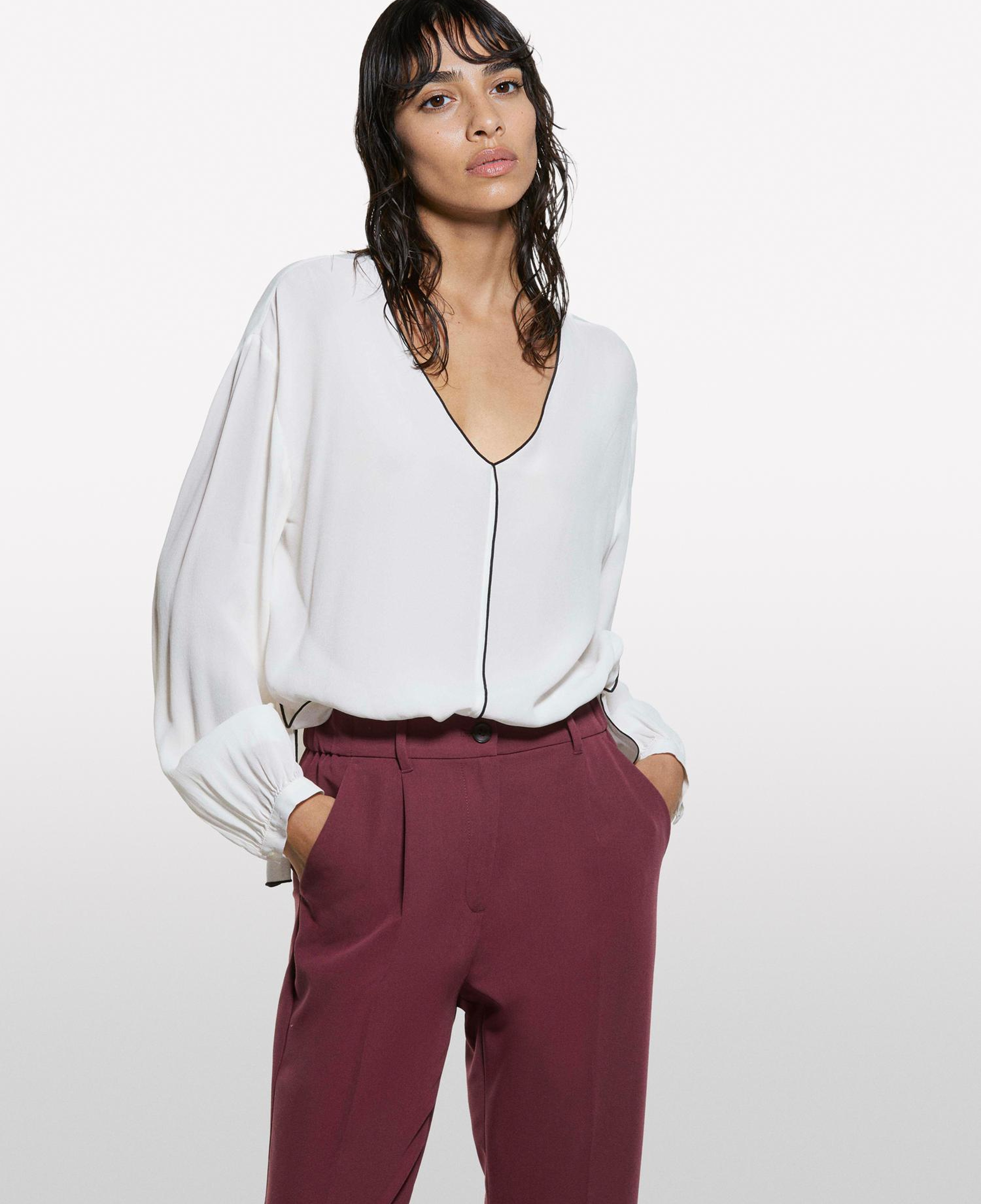 Kadın Krem %100 Viskoz V Yaka Oversize Bluz