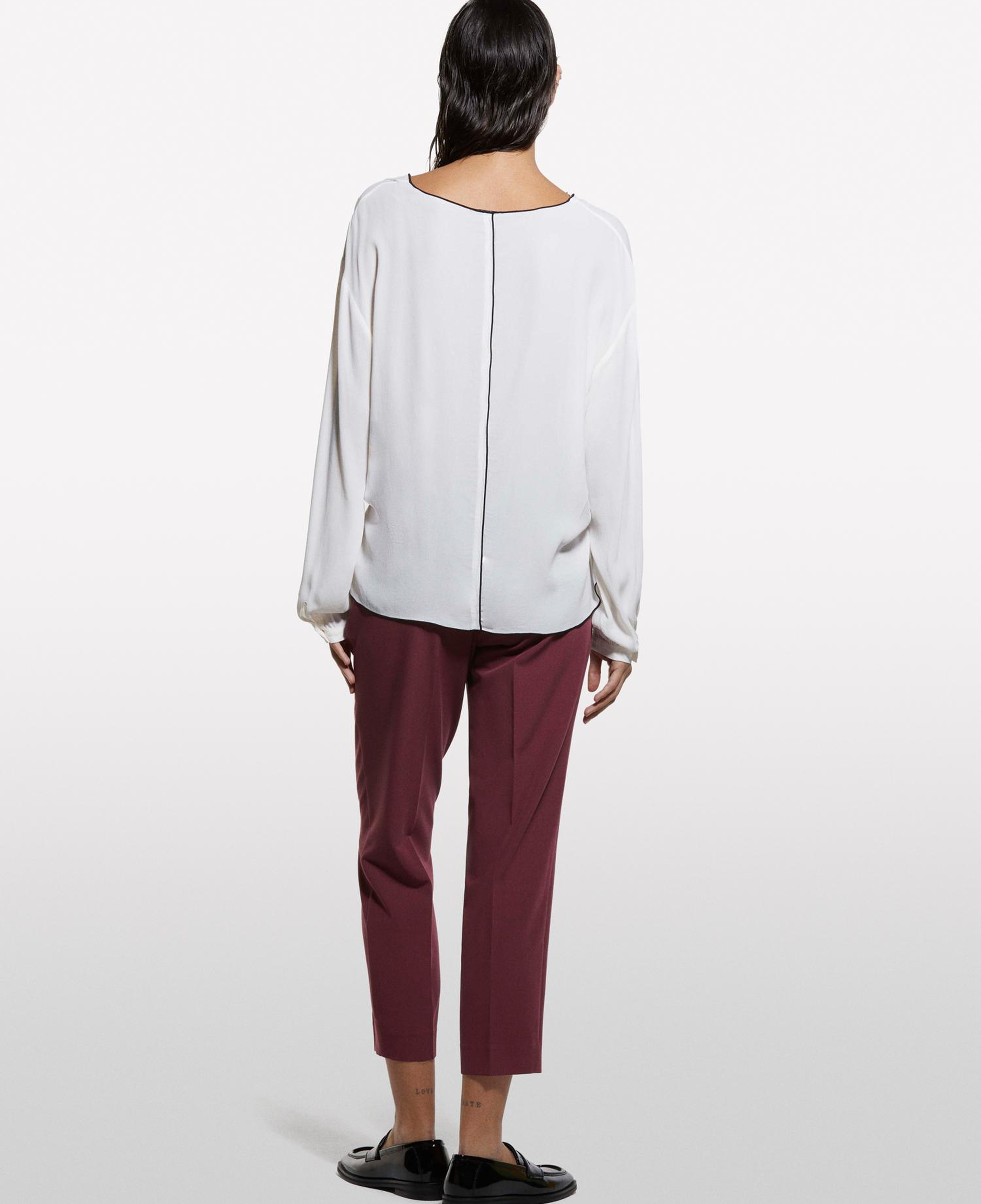 Kadın Krem %100 Viskoz V Yaka Oversize Bluz