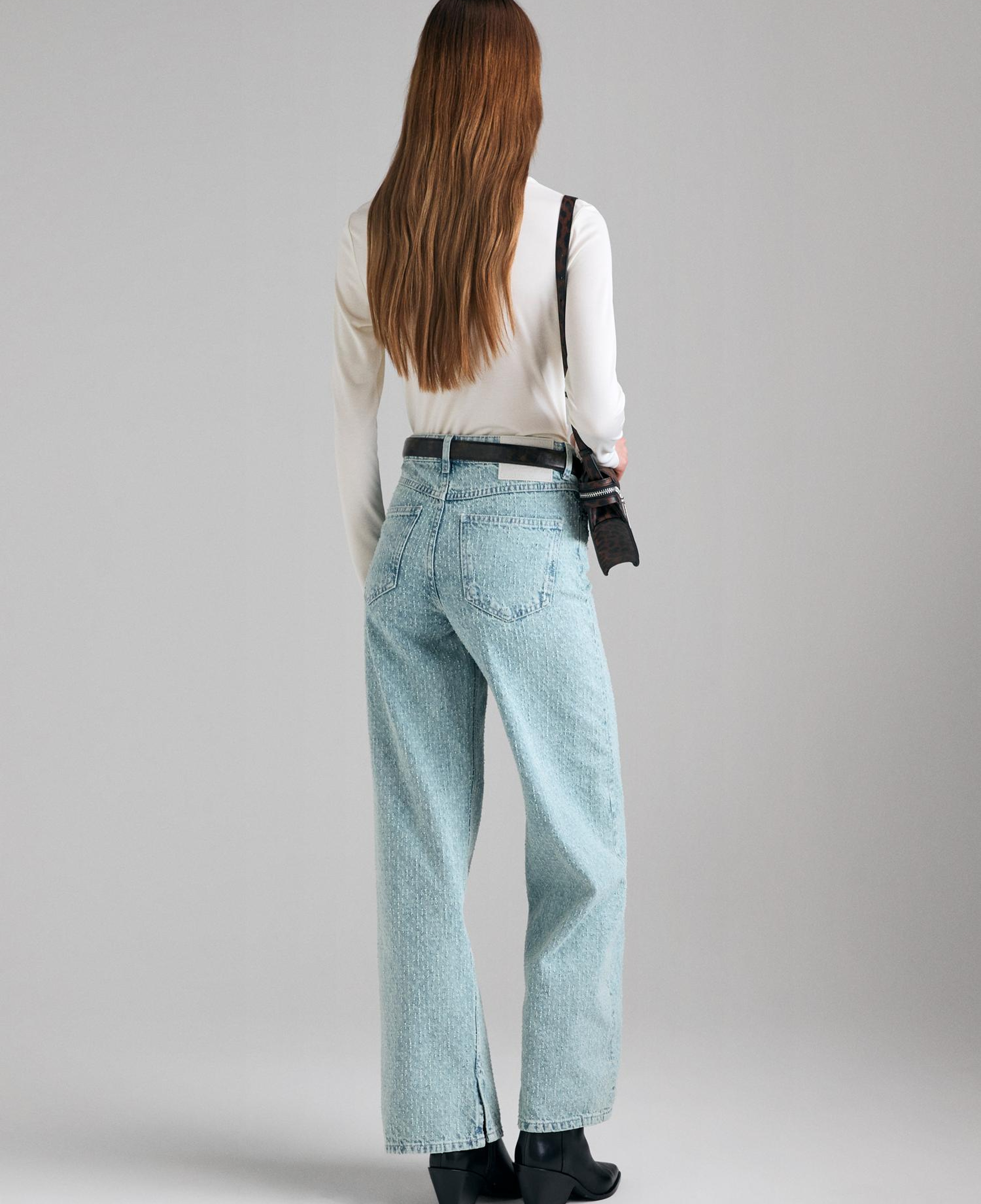 Kadın Açık Mavi %100 Pamuk Paçası Yırtmaç Detaylı Denim Pantolon
