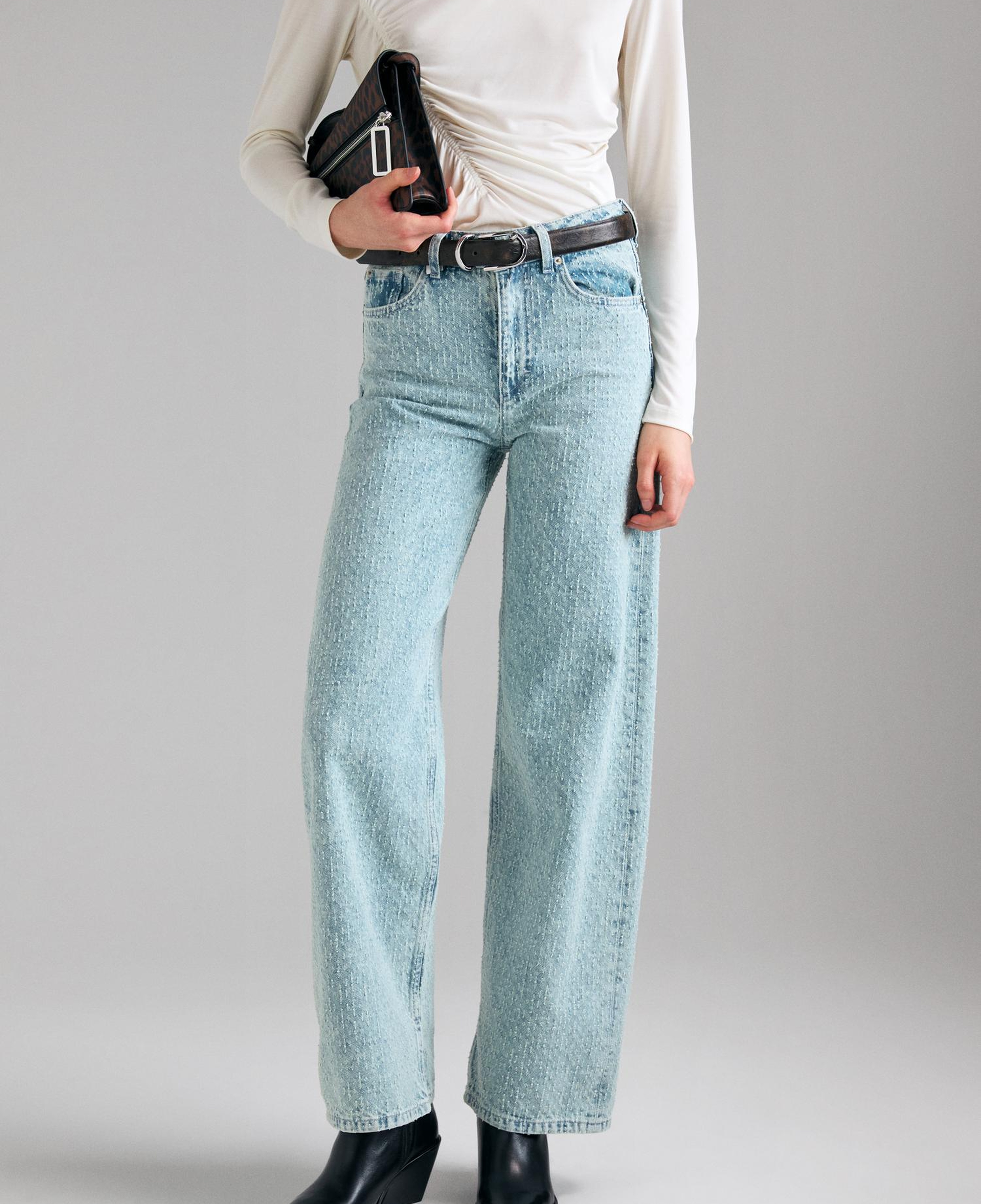 Kadın Açık Mavi %100 Pamuk Paçası Yırtmaç Detaylı Denim Pantolon