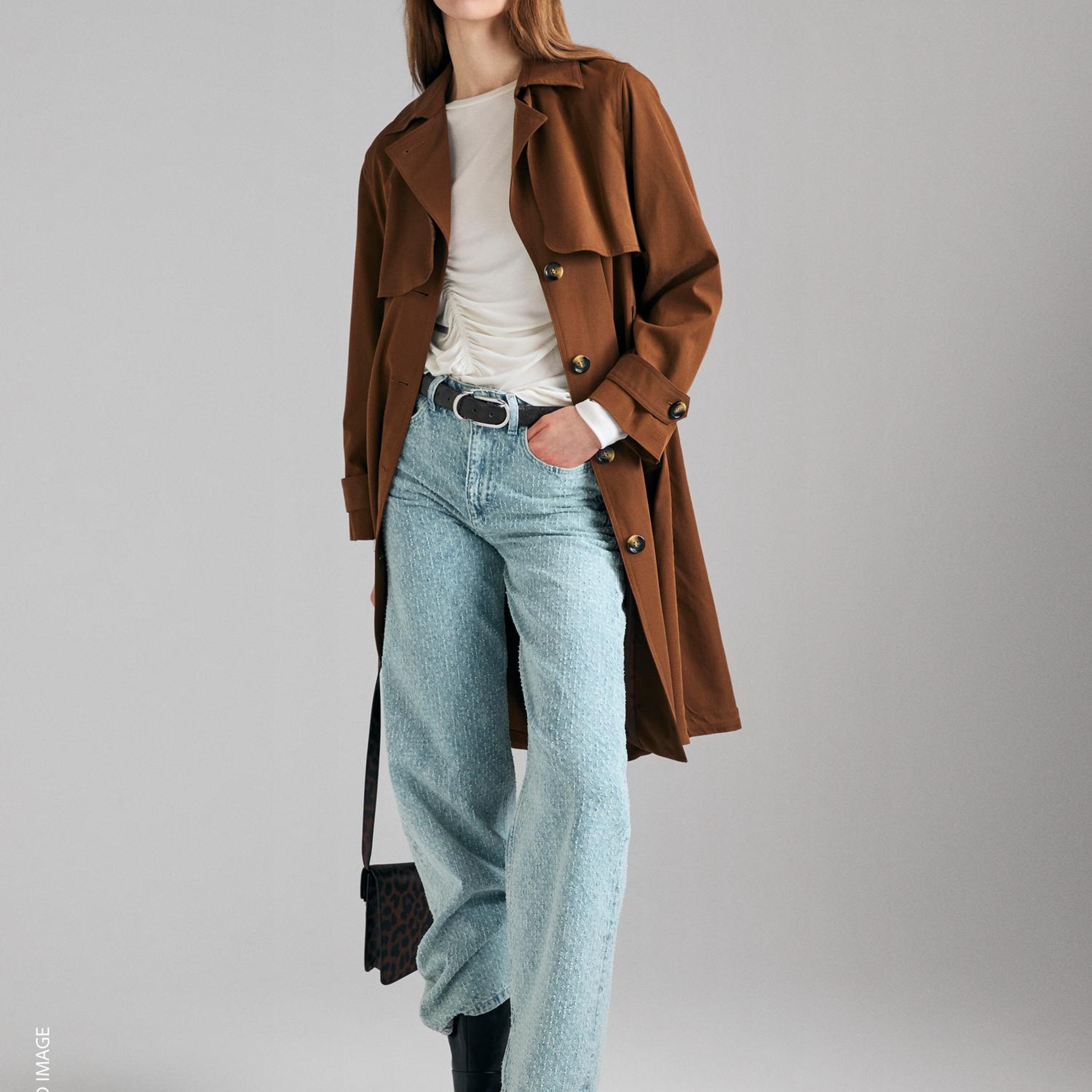 Kadın Açık Mavi %100 Pamuk Paçası Yırtmaç Detaylı Denim Pantolon