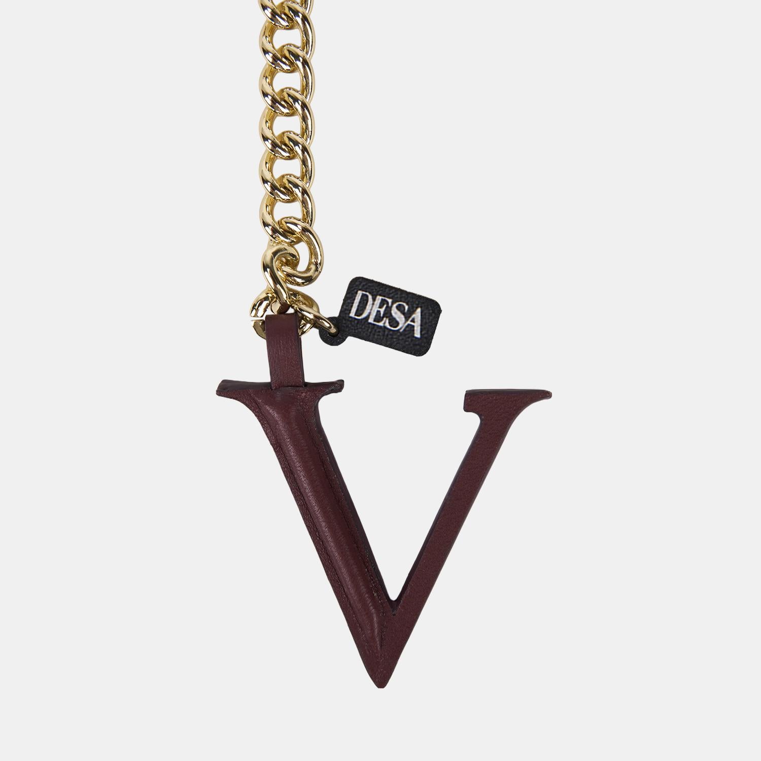Bordo V Harfi Gold Zincirli Deri Charm / Anahtarlık