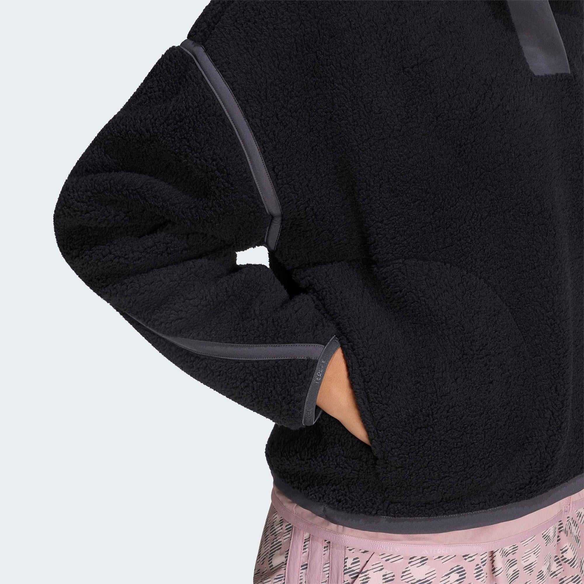 adidas Essentials Kadın Siyah Polar Sweatshirt