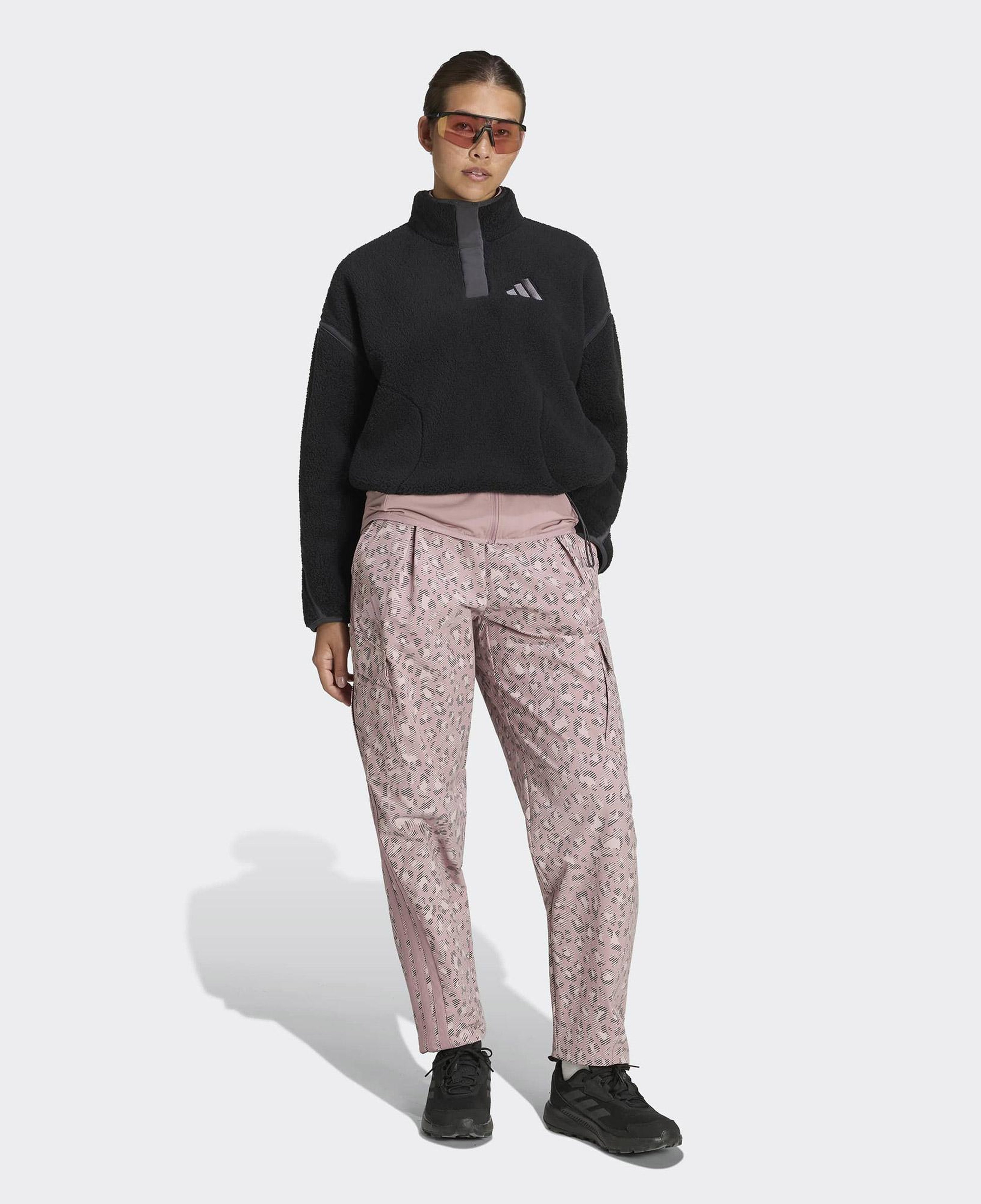 adidas Essentials Kadın Siyah Polar Sweatshirt