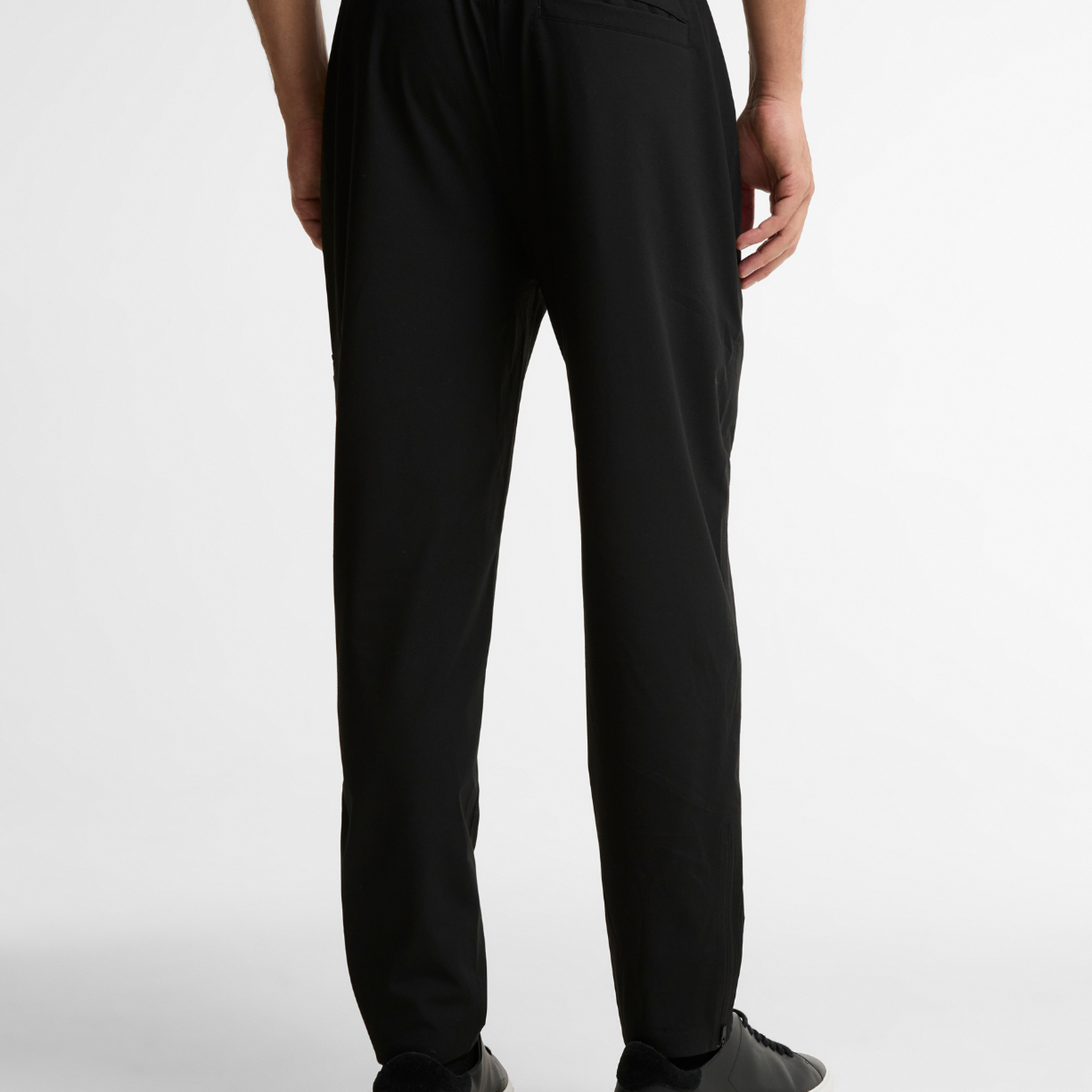 B.Intl Tash Pantolon